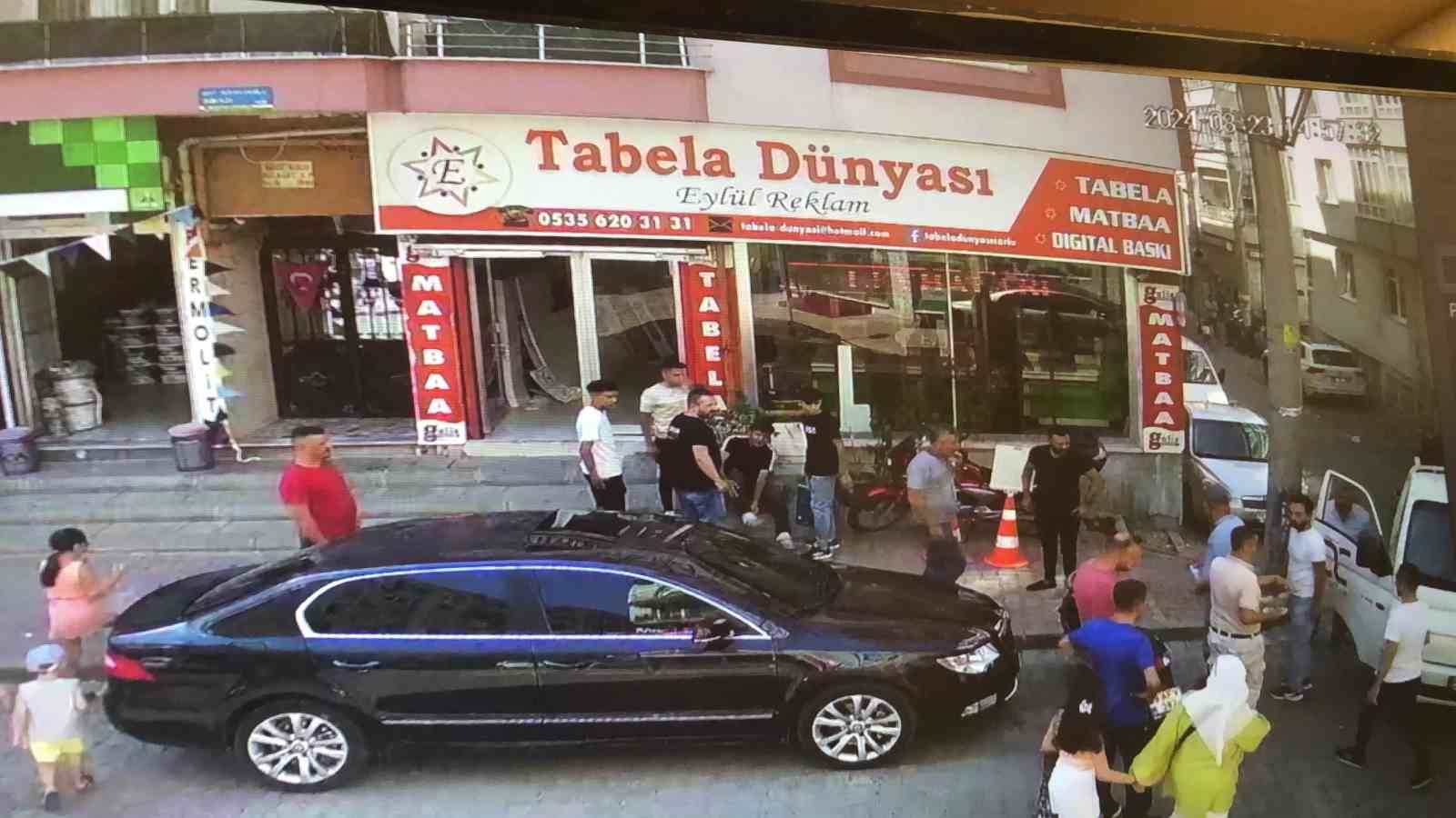 Motosikletli çocuğun devrildiği anlar kamerada
