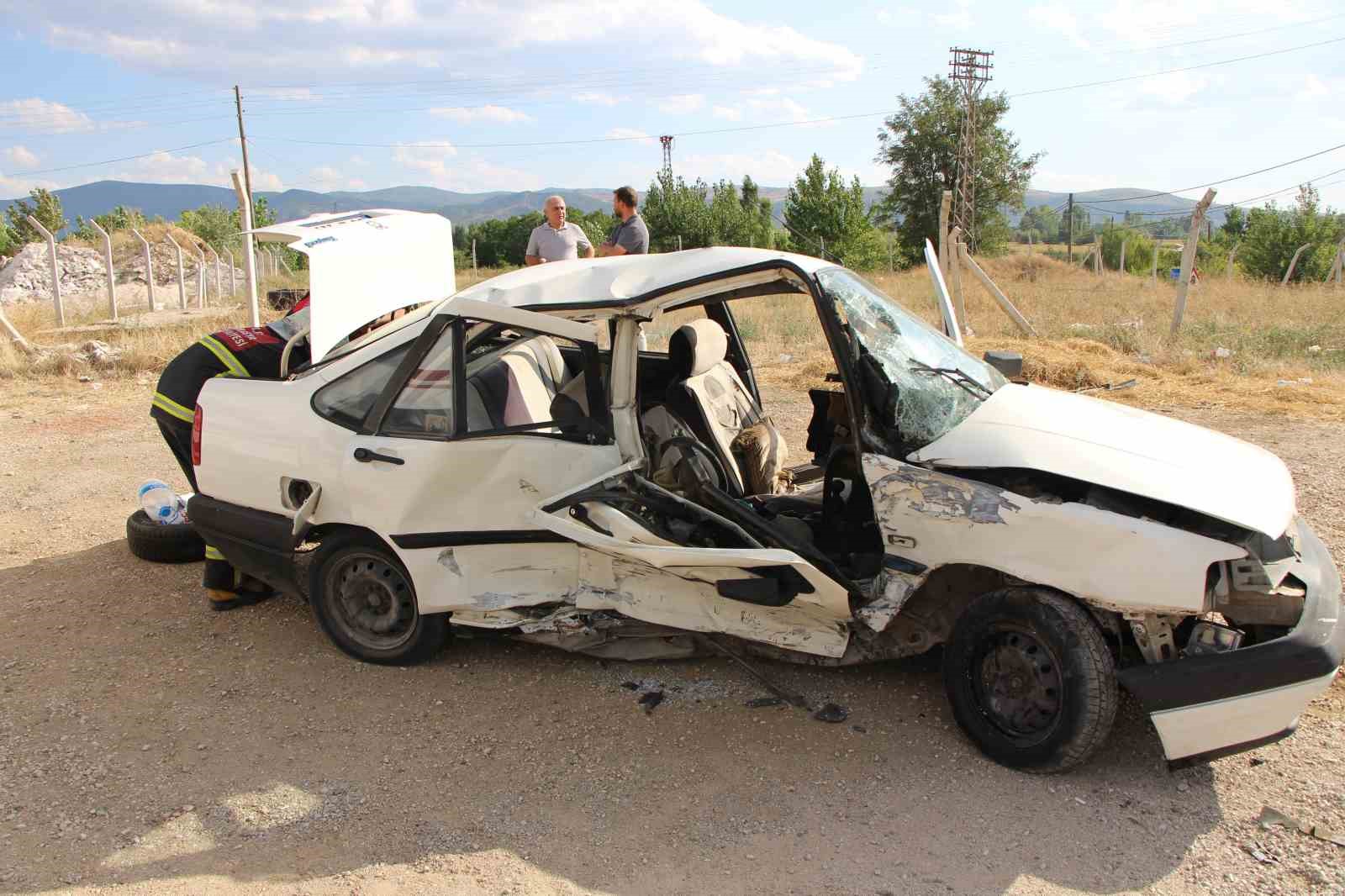 Amasya’da 2 aracın çarpıştığı kaza kamerada
