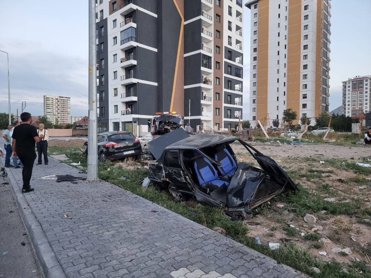 Kaza yapan Tofaş ikiye ayrıldı
