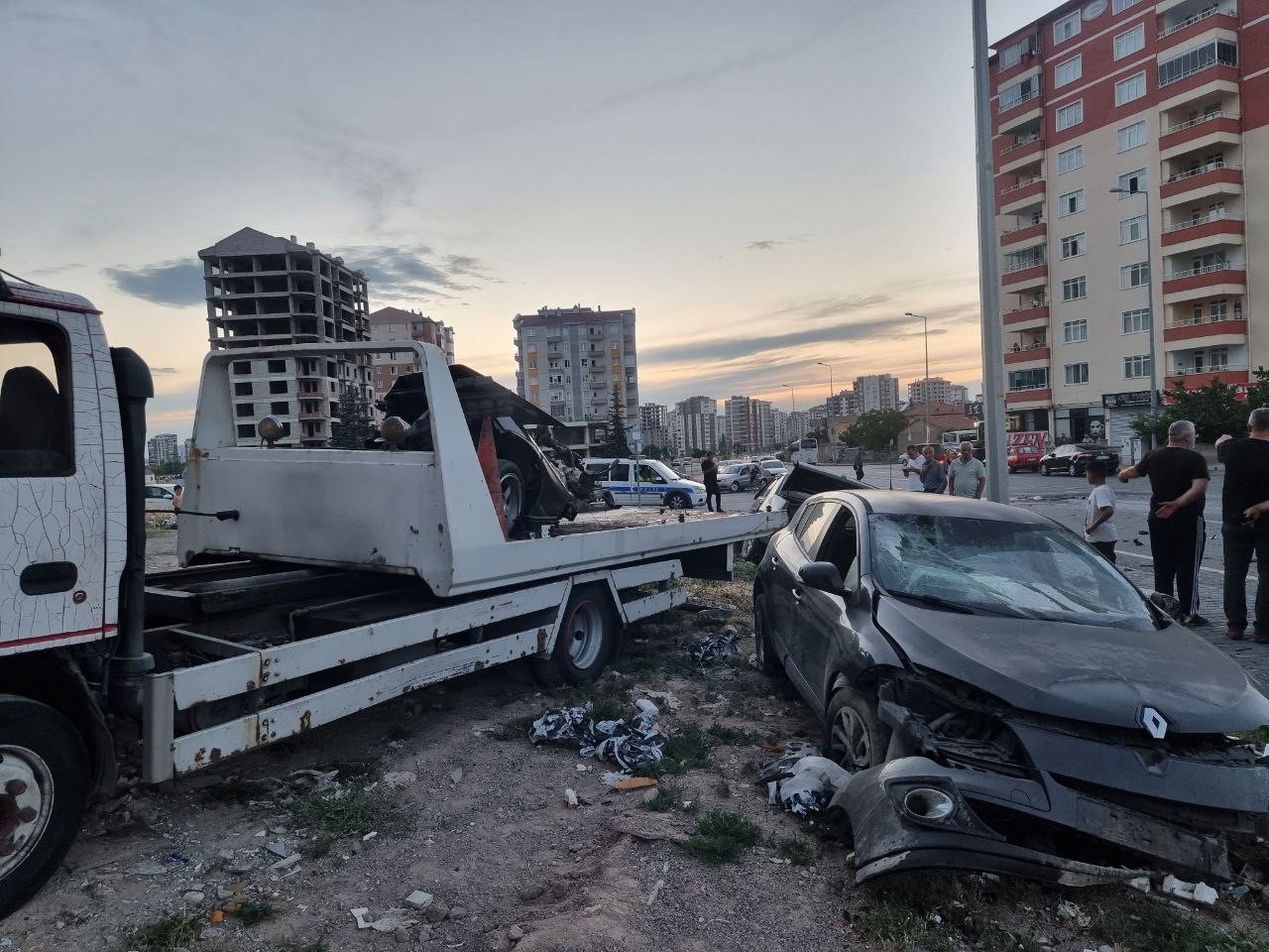 Kaza yapan Tofaş ikiye ayrıldı
