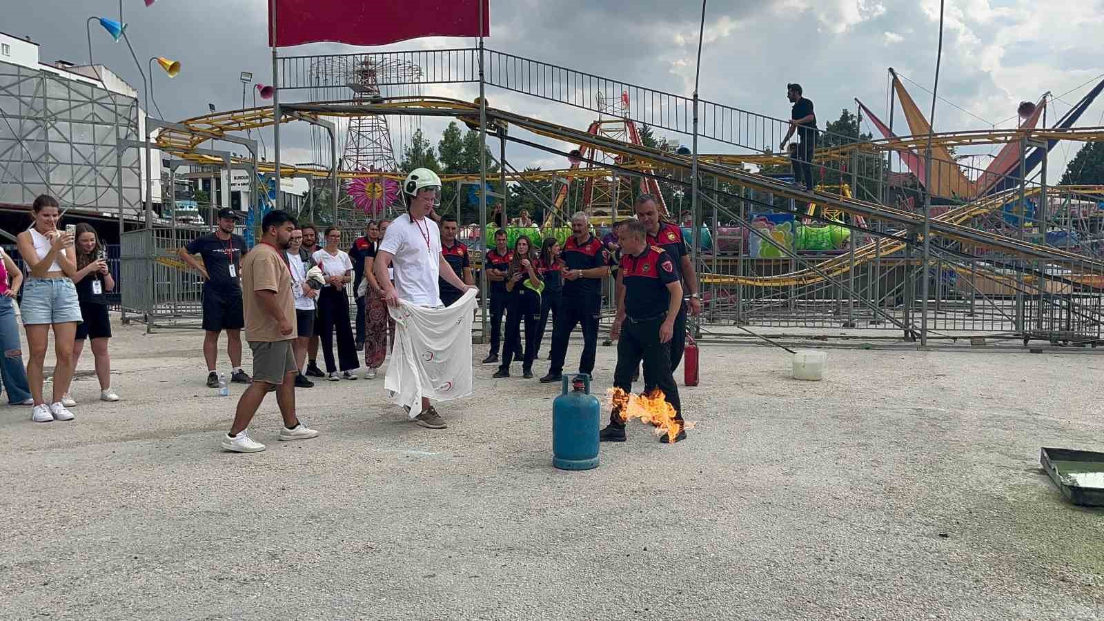 Erasmus programı çerçevesinde Burdur’a gelen 35 gönüllü itfaiyeciye Burdur İtfaiyesi eğitim verdi
