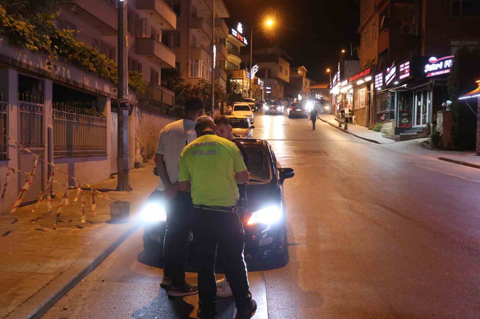 Şehrin en işlek caddesinde yüksek ses ve abart egzozla gezen araç sürücülerine ceza yağdı
