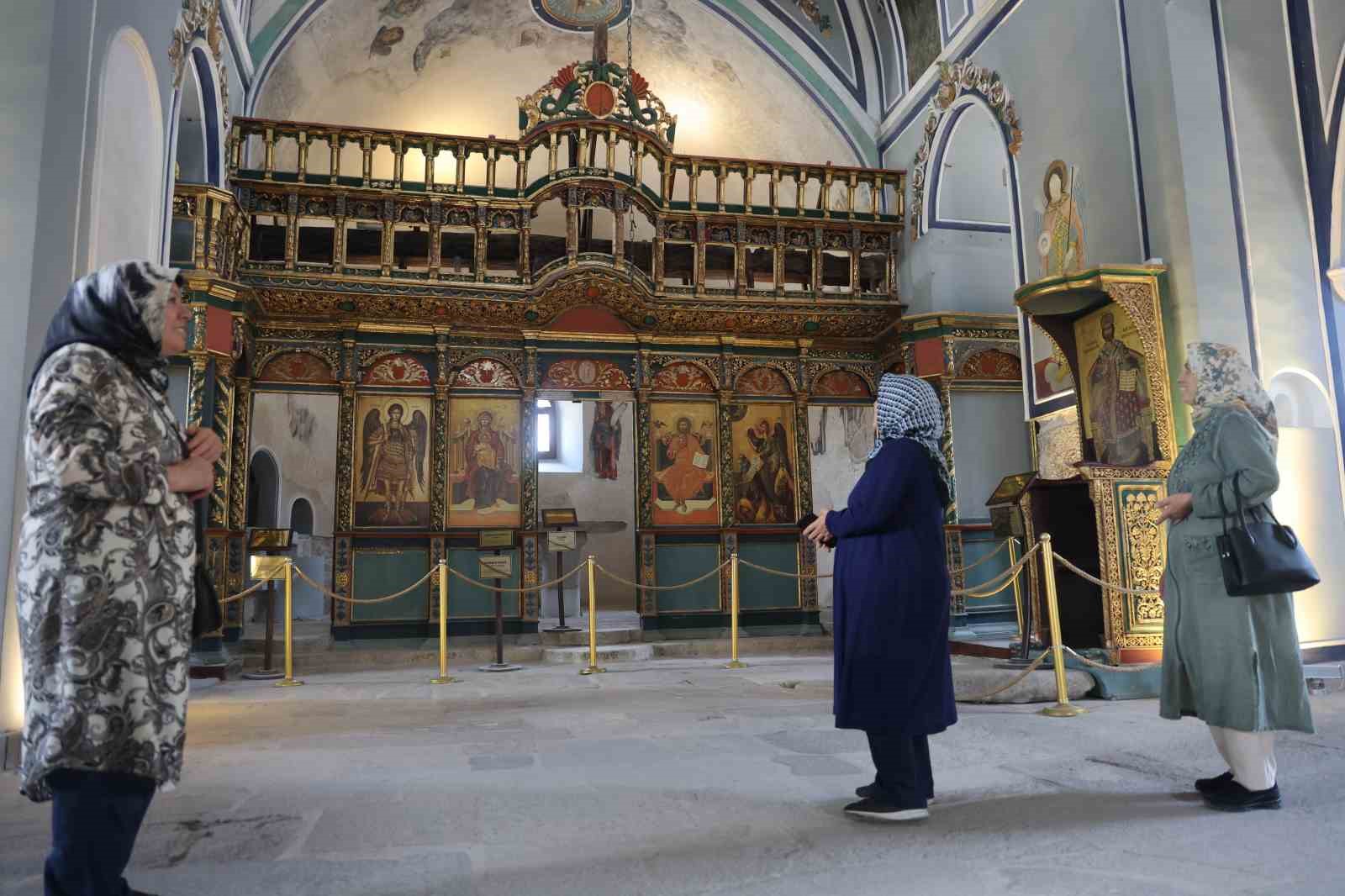 Dünyada ayakta duran en eski kilise: Aya Eleni
