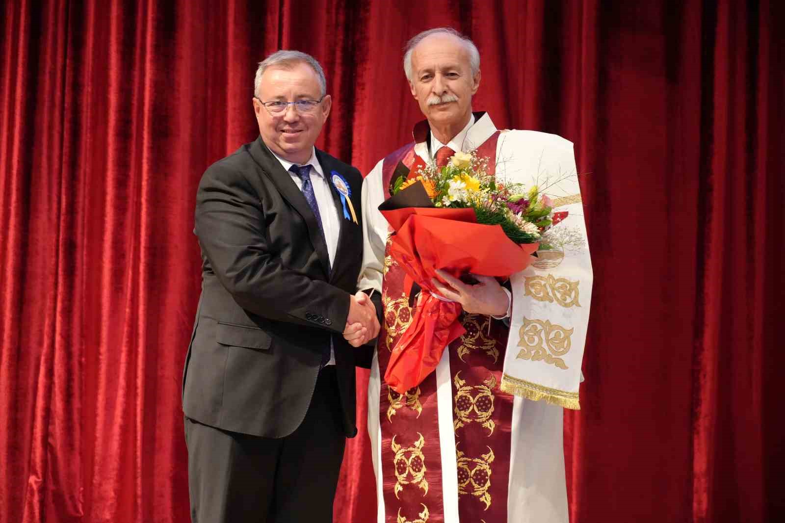 Edirne’de yeni rektör Prof. Dr. Hatipler görevi devraldı
