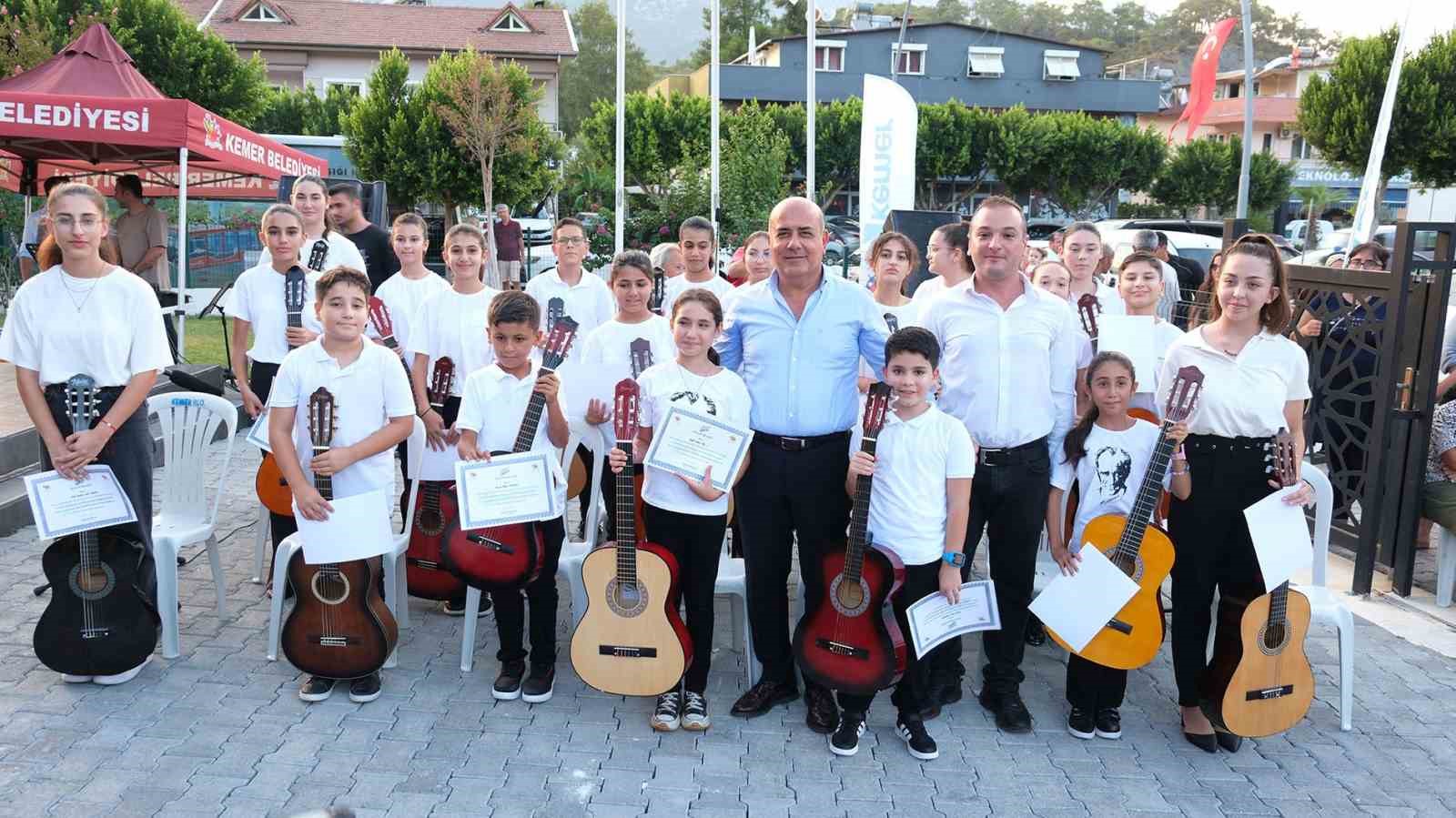 Kemer’de kursiyerler sertifikalarını aldı
