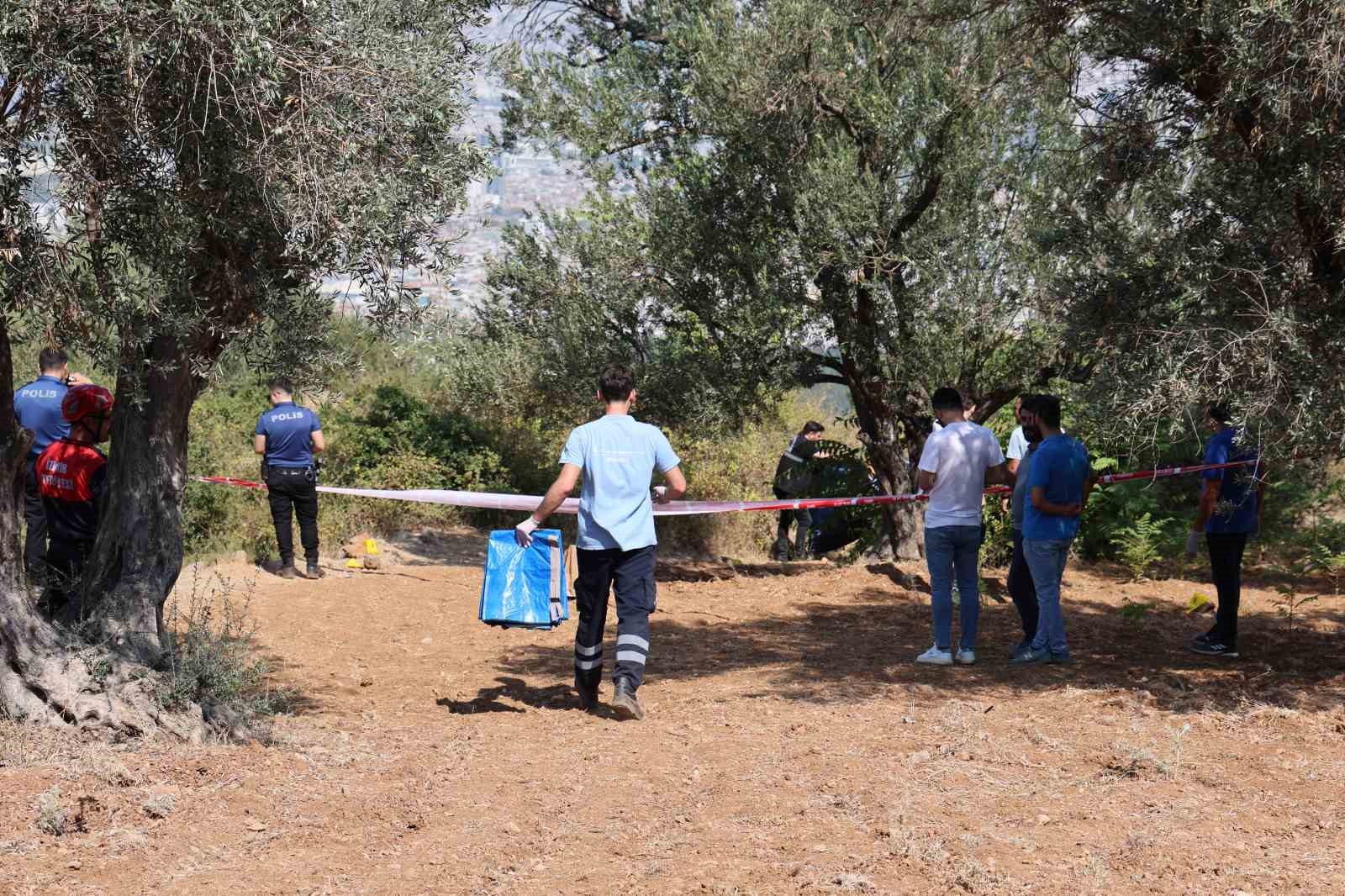 İzmir’de baba dehşeti: 3 evladını öldürdü, kendisi ve 1 çocuğu da yaralı
