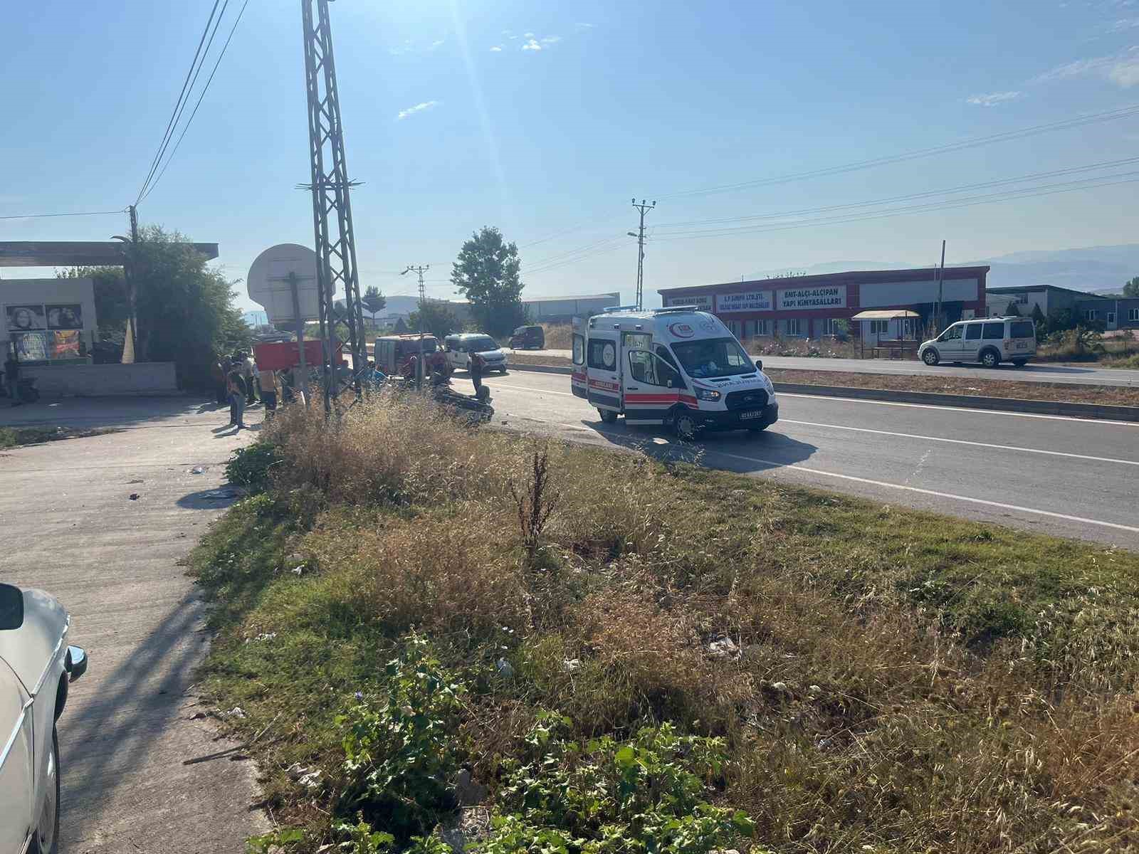 Araçtan geriye demir yığını kaldı, tanınmayan araçtan yaralı kurtuldu
