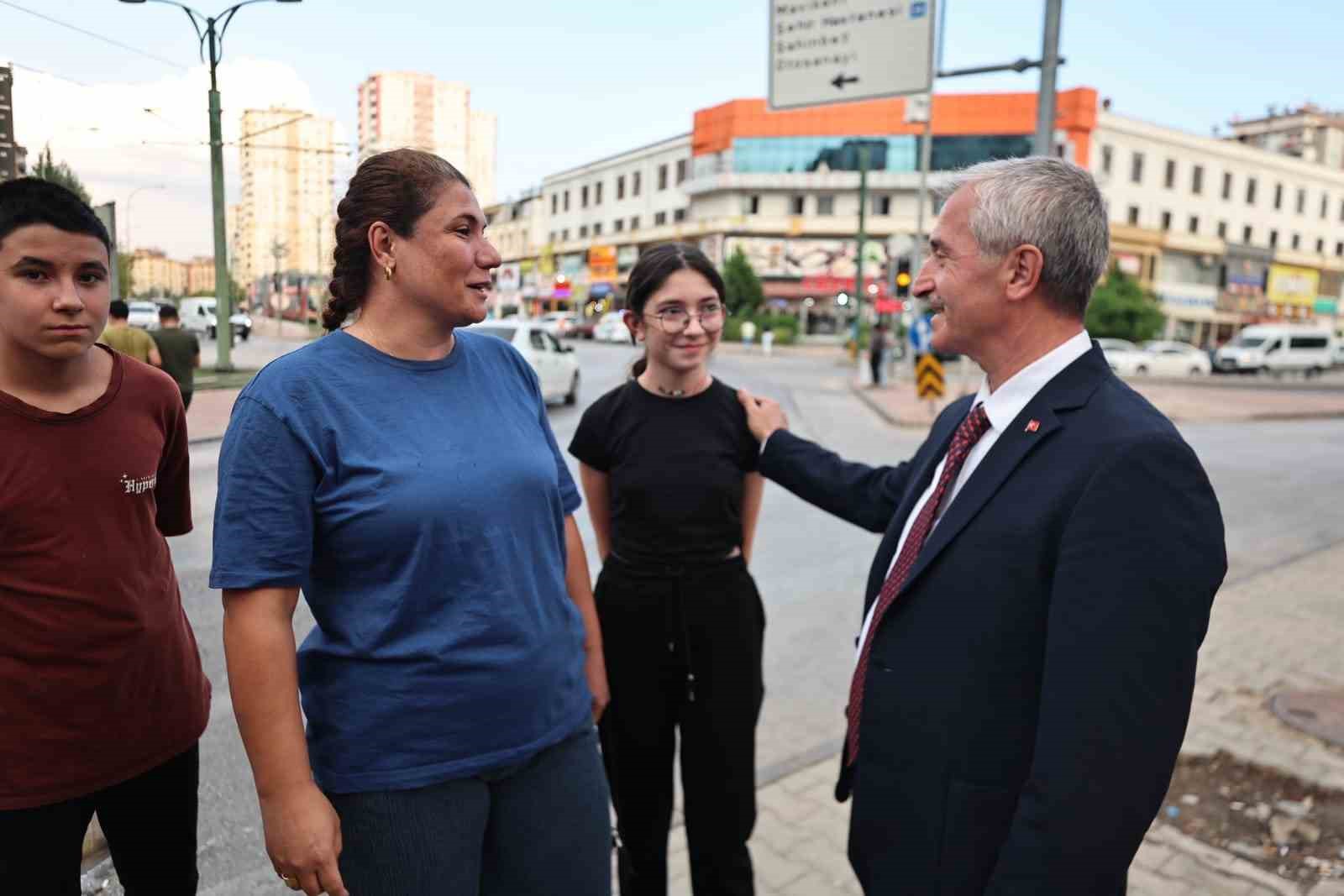 Tahmazoğlu esnaf ve vatandaşın yanında
