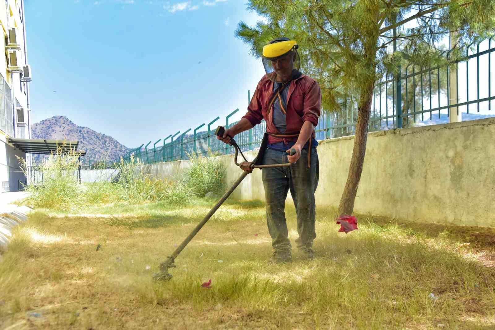 İncirliova’da okullar eğitime hazırlanıyor
