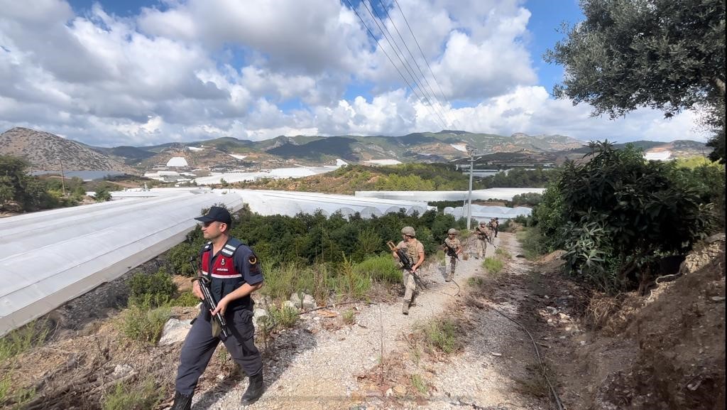 Bu bahçelere girmeyi düşünen hırsızlar iki kez düşünmek zorunda kalacak
