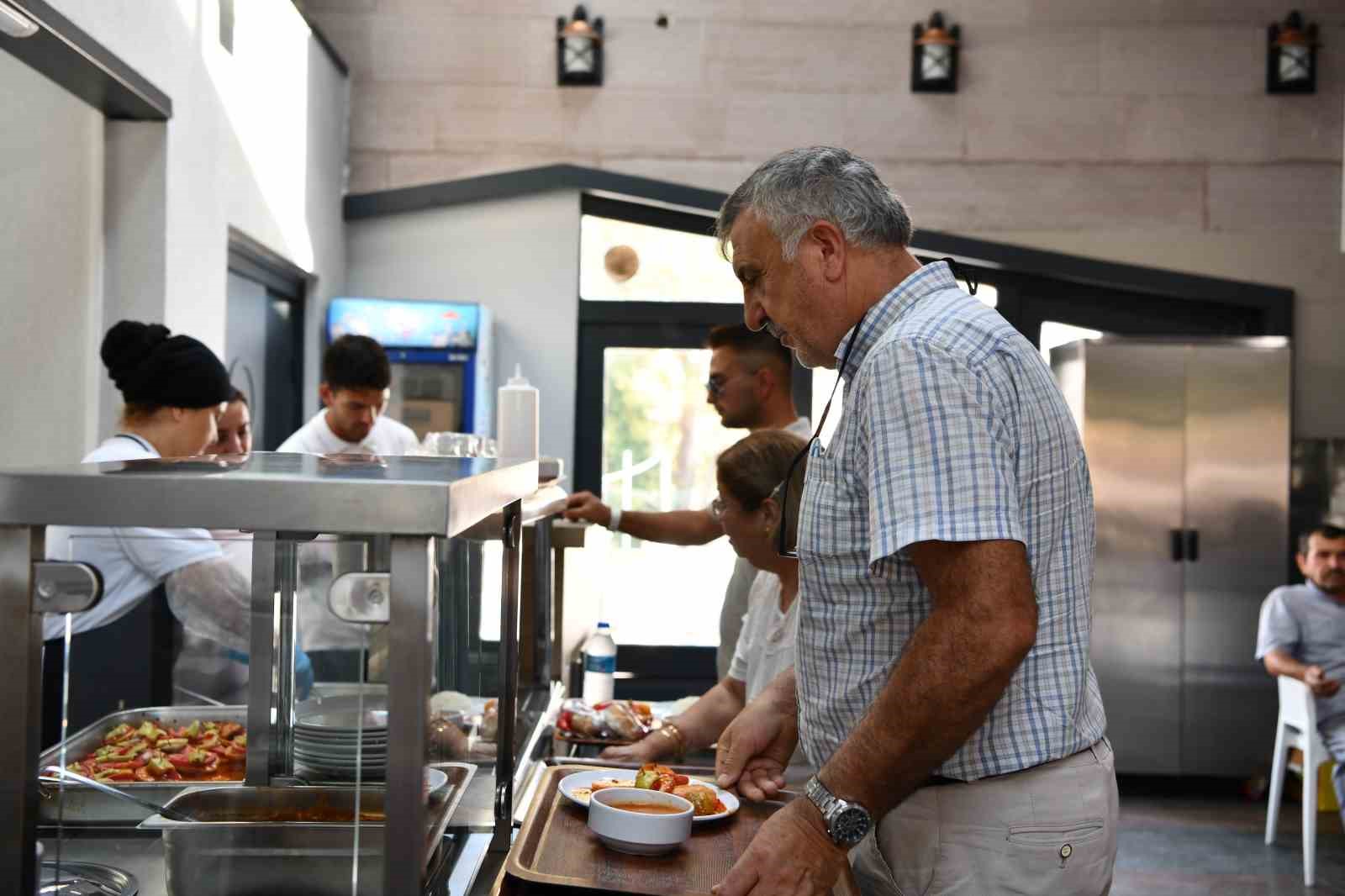 153 Restoranlar 200 bin kişiye hizmet verdi
