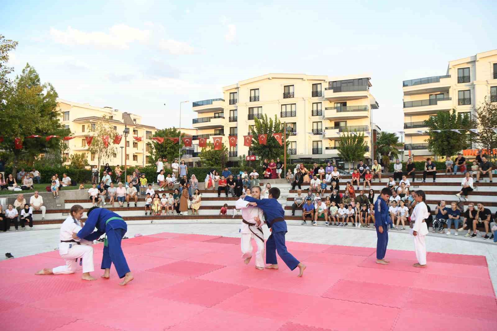 Altıeylül yaz kursları düzenlenen törenle sona erdi
