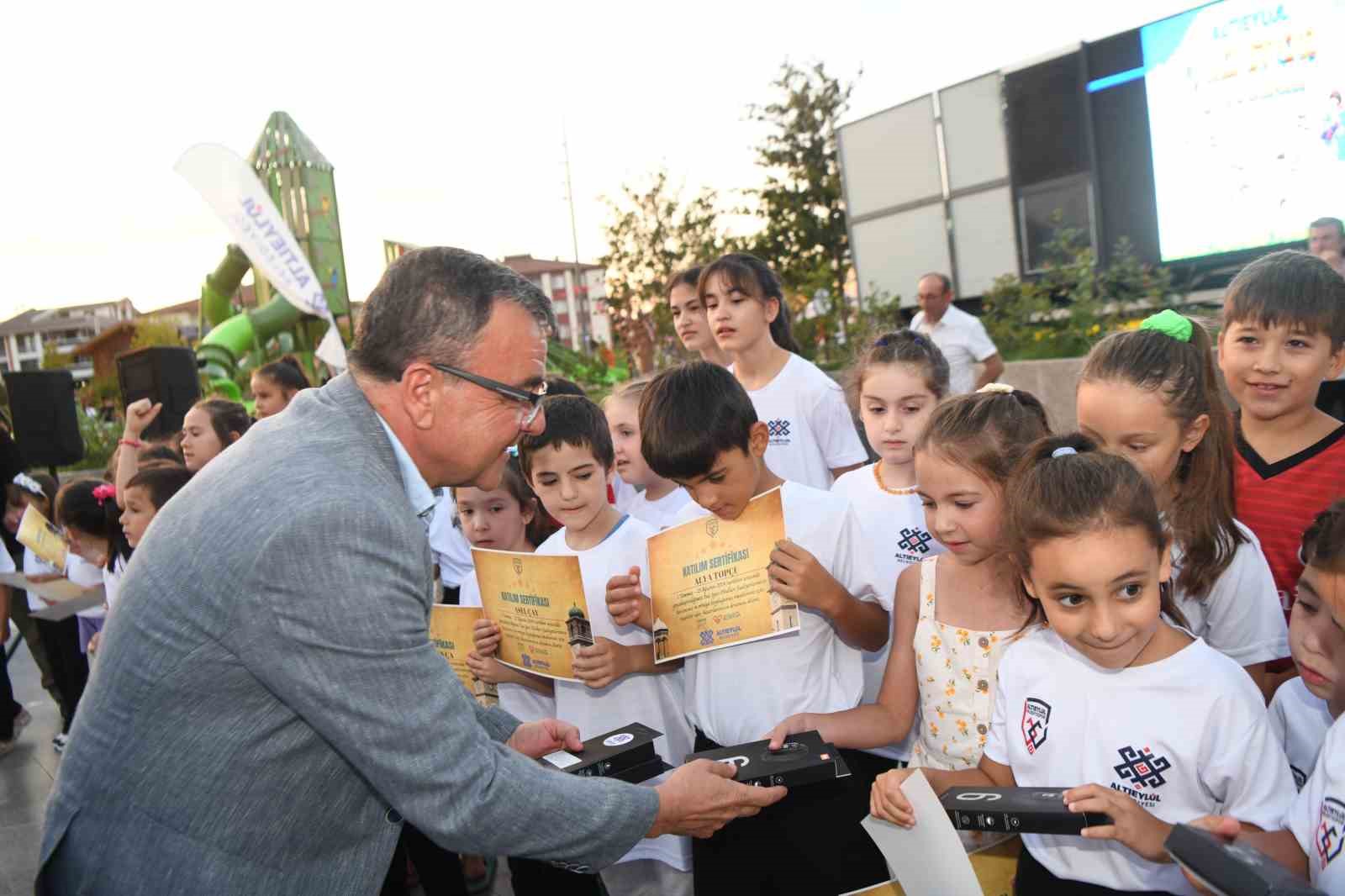 Altıeylül yaz kursları düzenlenen törenle sona erdi
