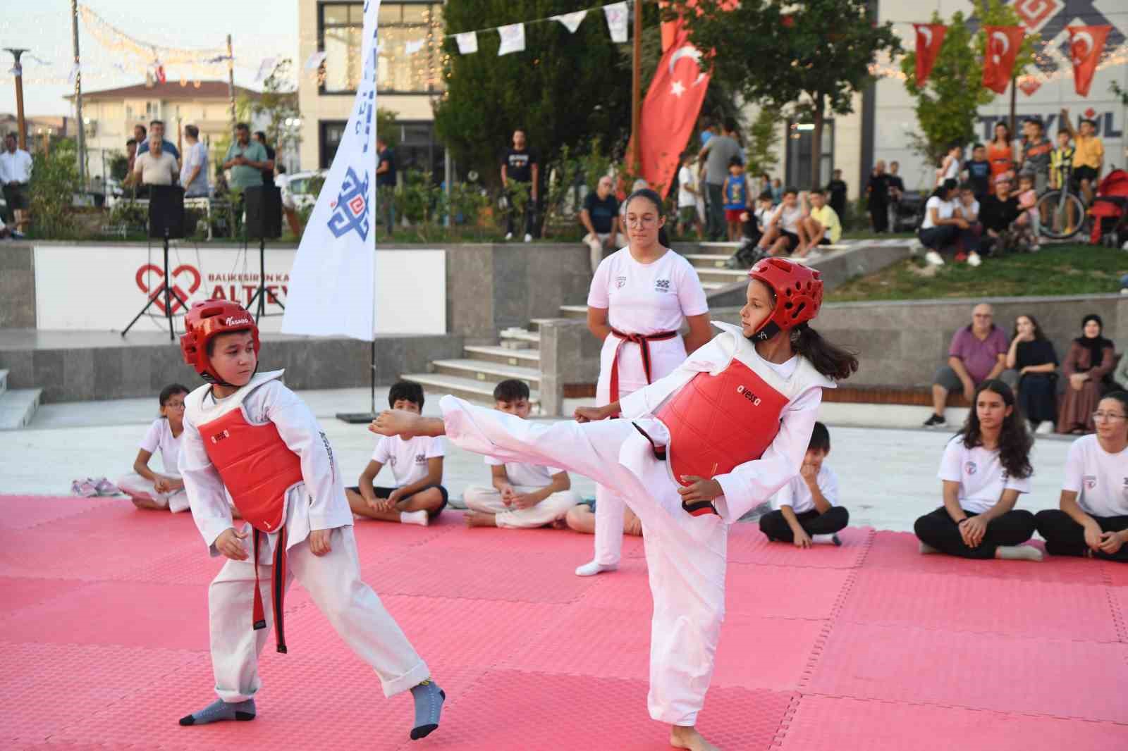 Altıeylül yaz kursları düzenlenen törenle sona erdi
