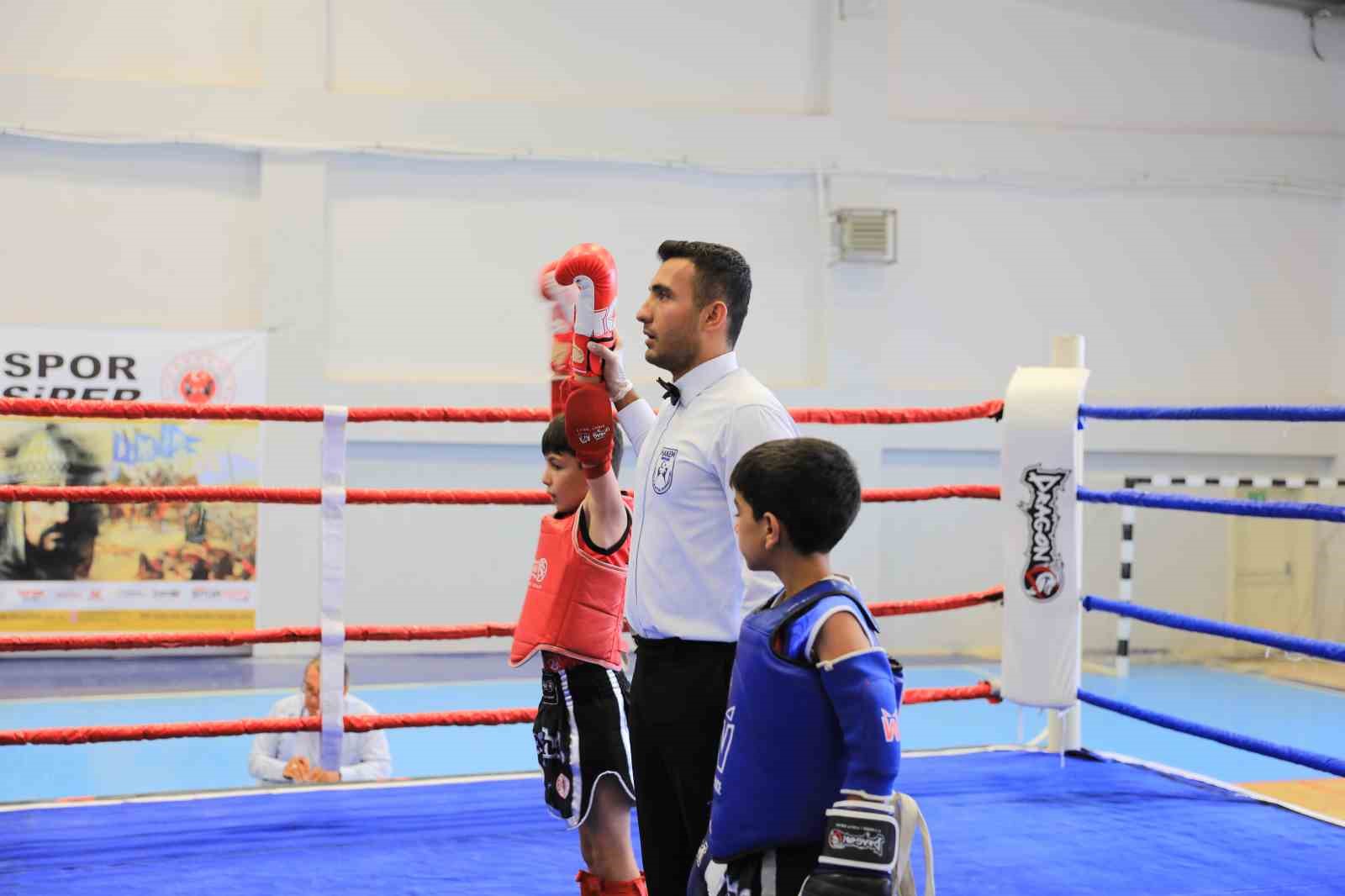 Çocuklar Muaythai Türkiye Şampiyonası Bitlis’te düzenlendi
