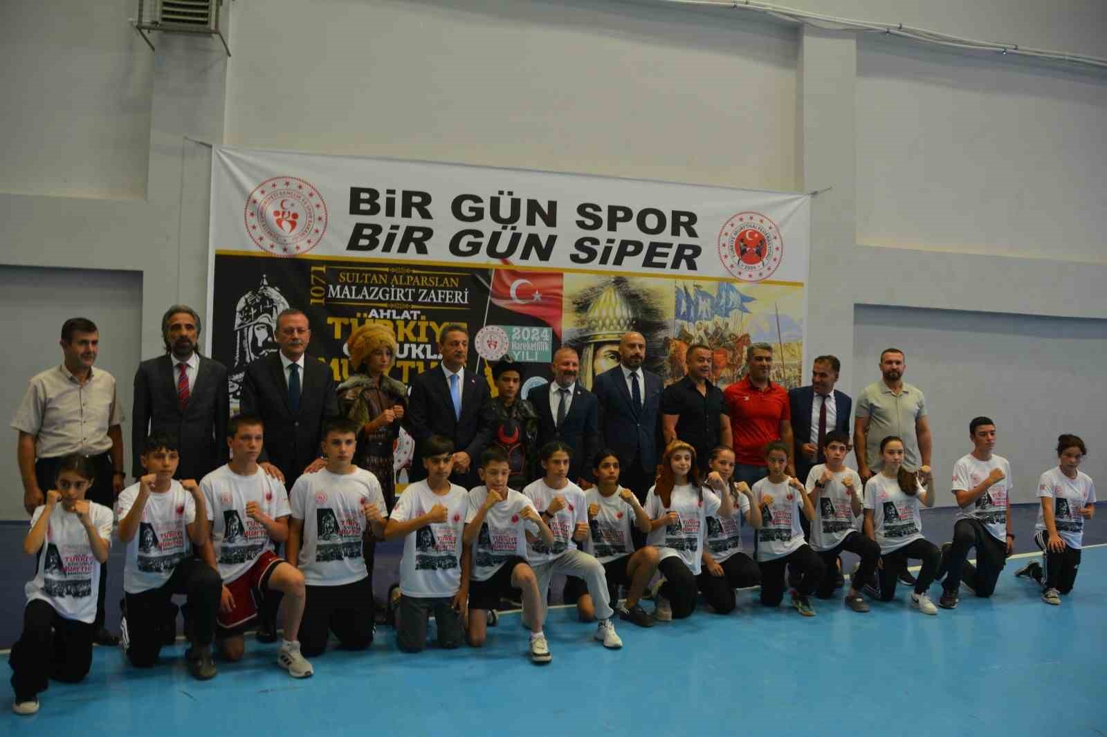 Çocuklar Muaythai Türkiye Şampiyonası Bitlis’te düzenlendi
