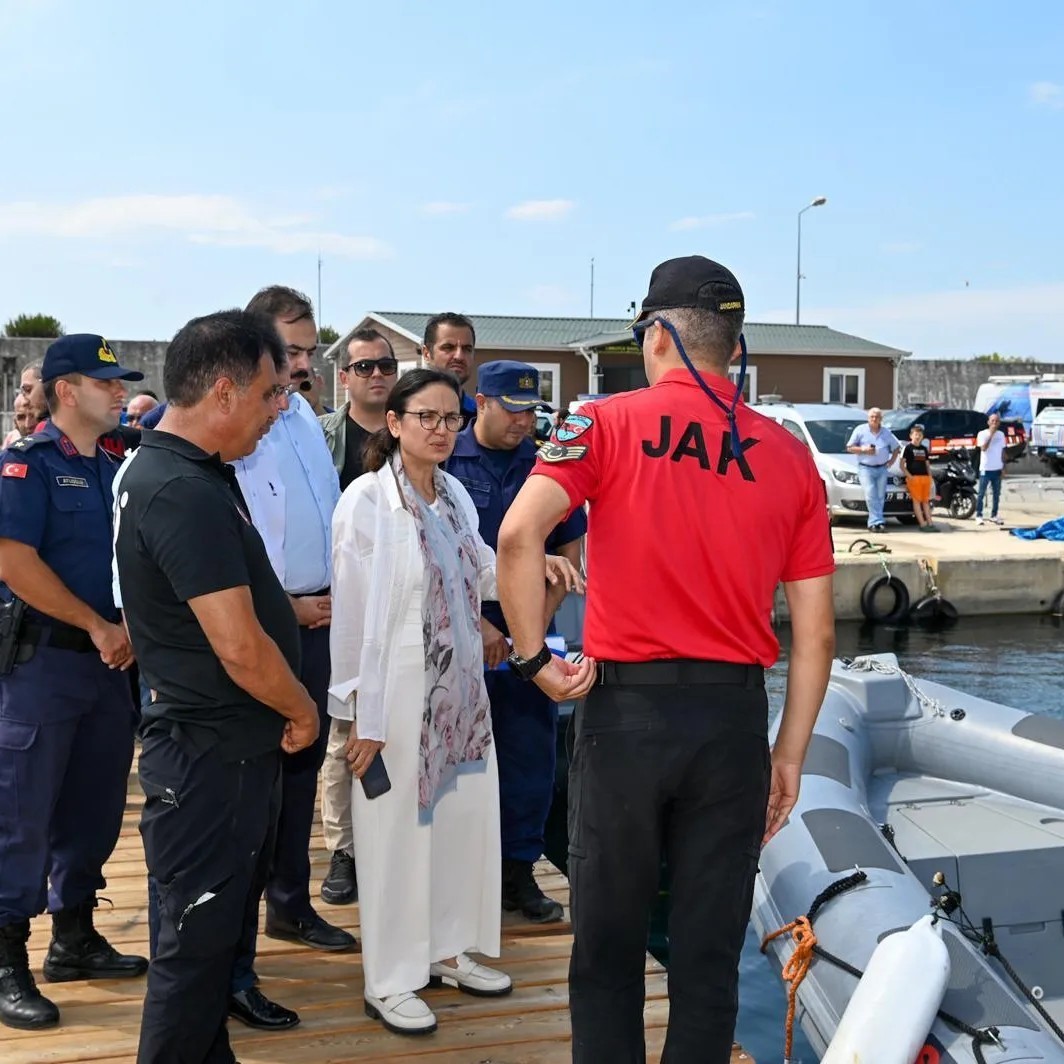 Yalova Valisi Kaya, arama kurtarma çalışmalarını yerinde inceledi
