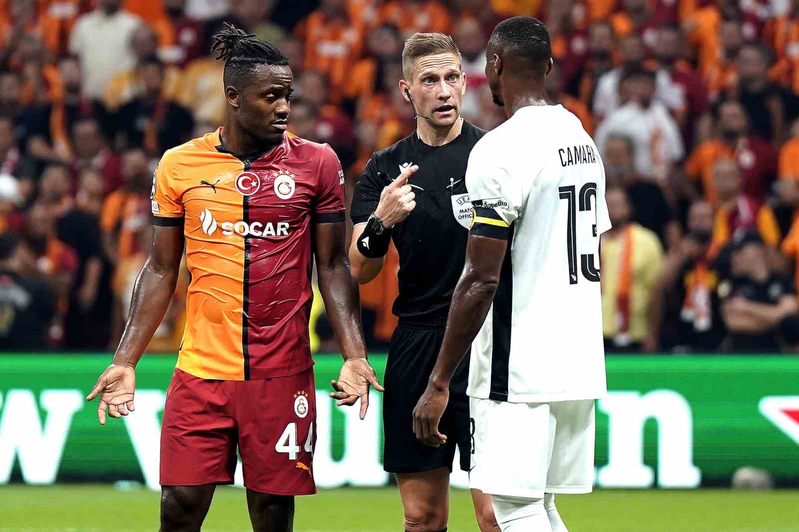 UEFA Şampiyonlar Ligi: Galatasaray: 0 - Young Boys: 0 (İlk yarı)
