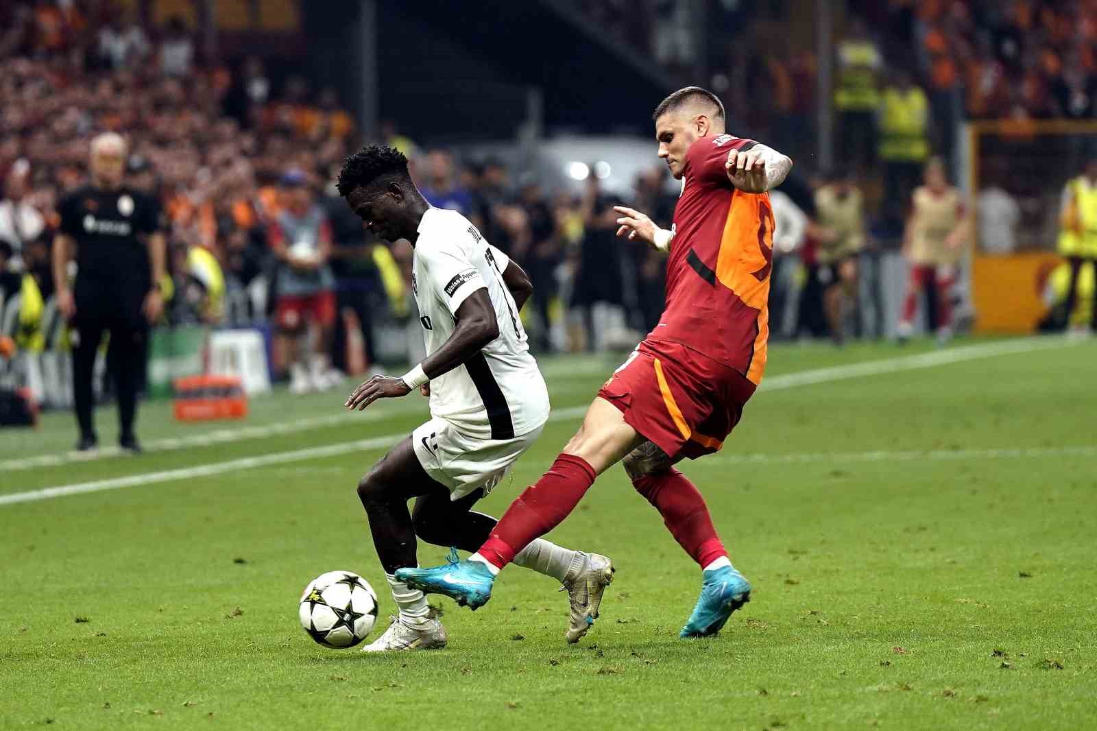 UEFA Şampiyonlar Ligi: Galatasaray: 0 - Young Boys: 0 (İlk yarı)
