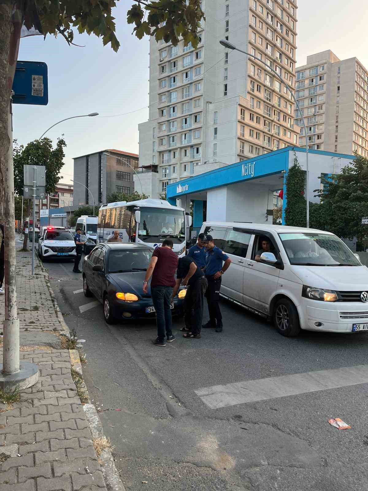 Esenyurt’ta site denetimi: 2 düzensiz göçmen yakalandı
