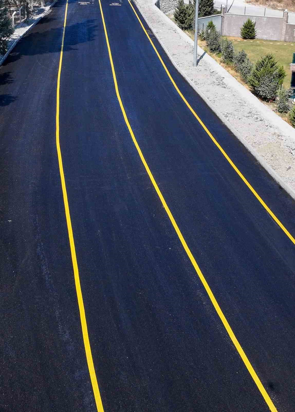 Kuşadası Belediyesi Değirmendere Mahallesi’ndeki asfalt çalışmasını tamamladı
