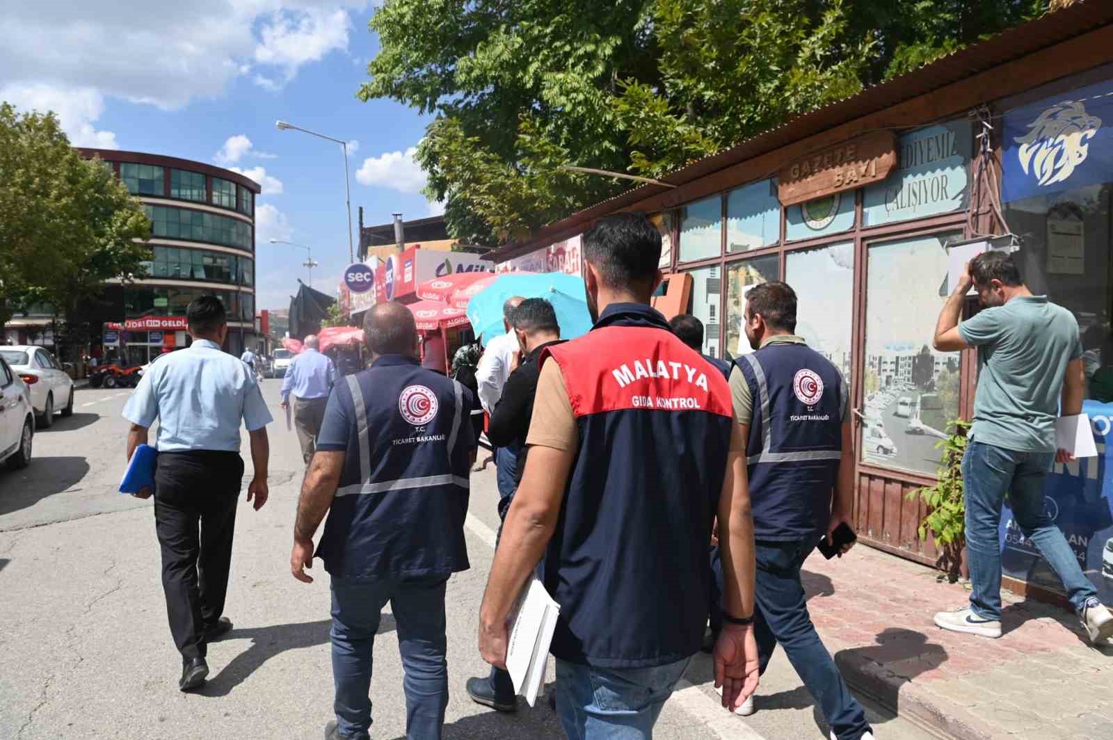 Pütürge’de etiket ve kasa fiyatları karşılaştırıldı
