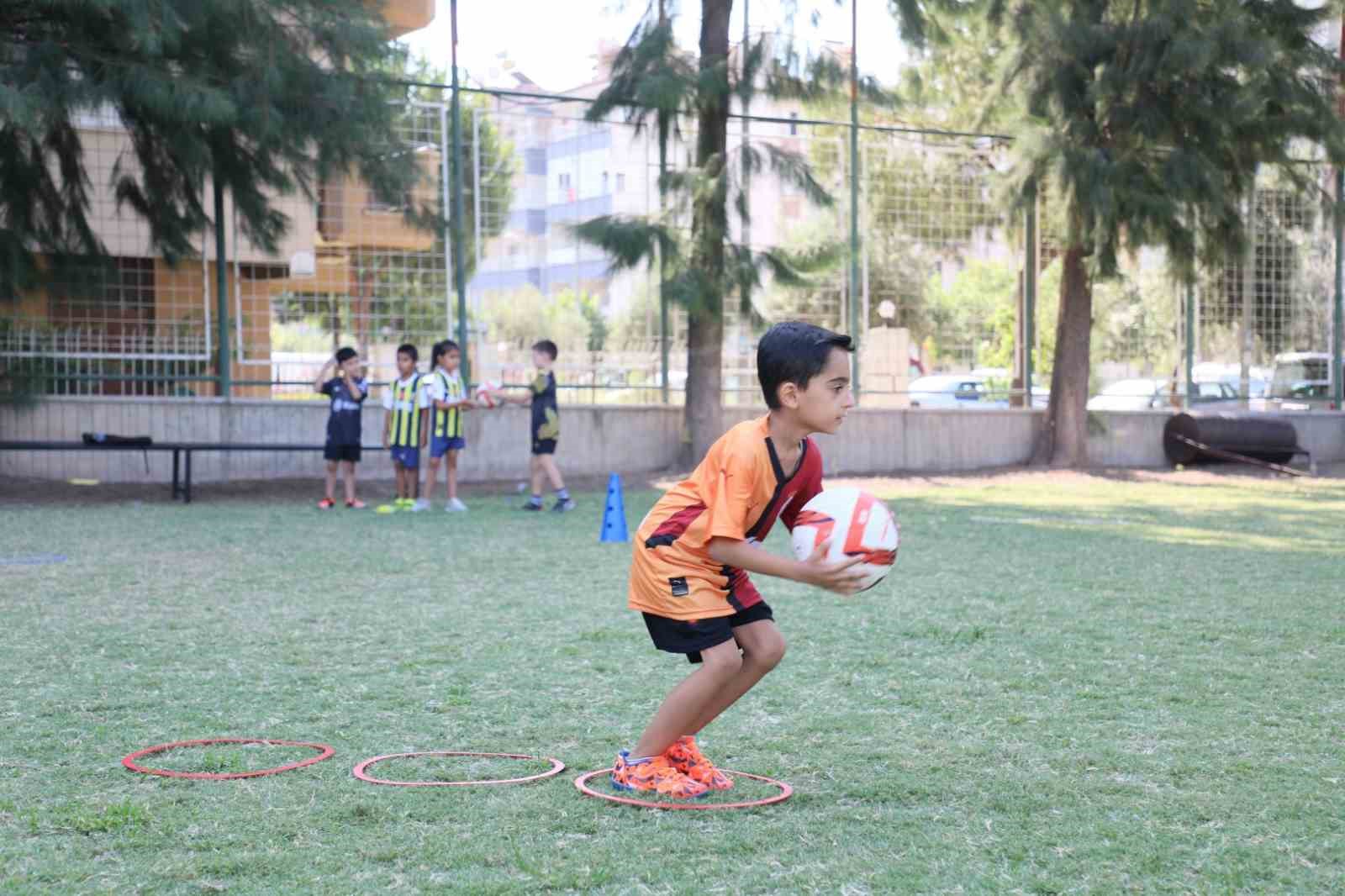 Geleceğin sporcuları Aydın Büyükşehir Belediyesi’nin yaz kurslarında yetişiyor
