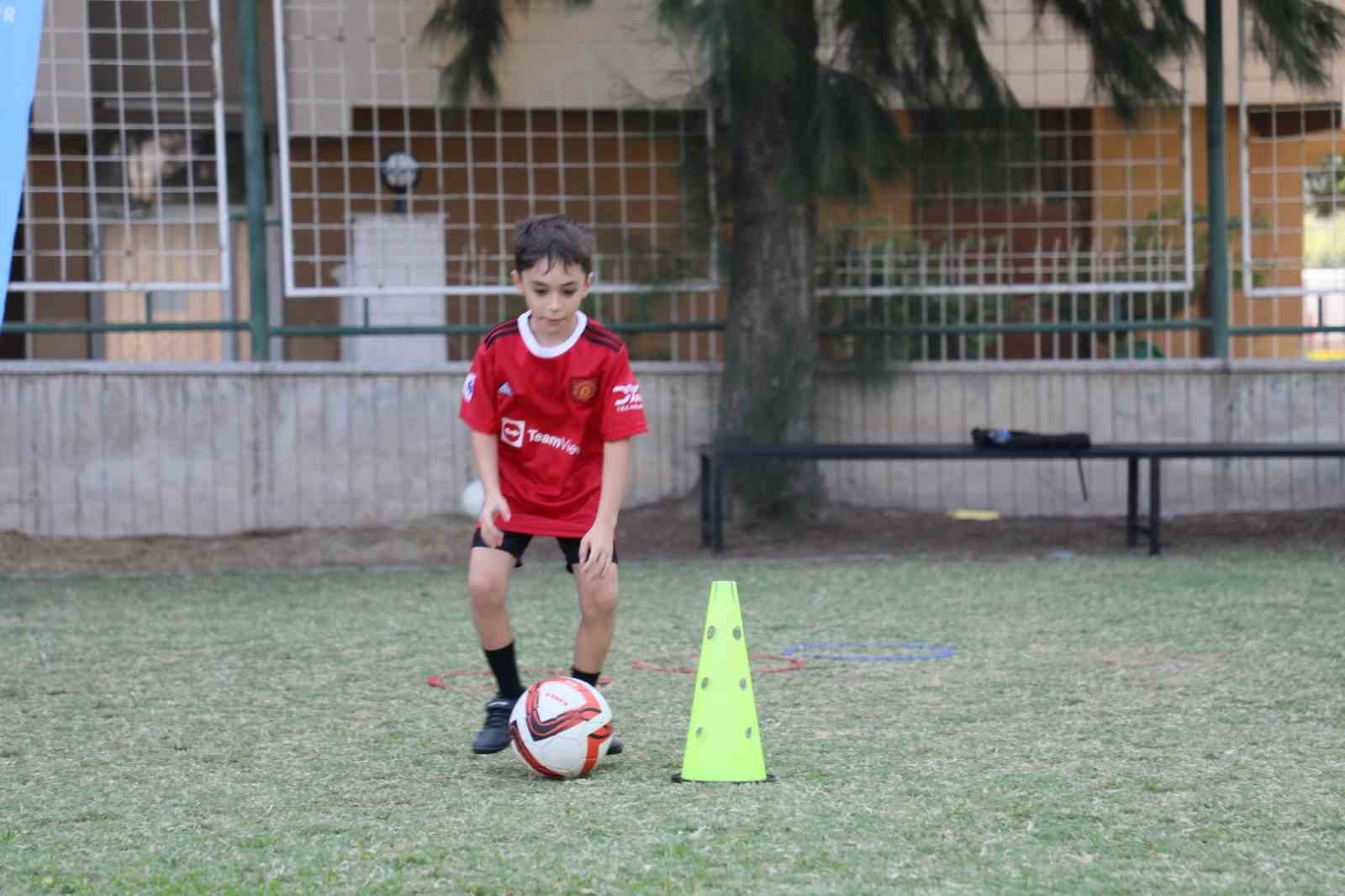 Geleceğin sporcuları Aydın Büyükşehir Belediyesi’nin yaz kurslarında yetişiyor
