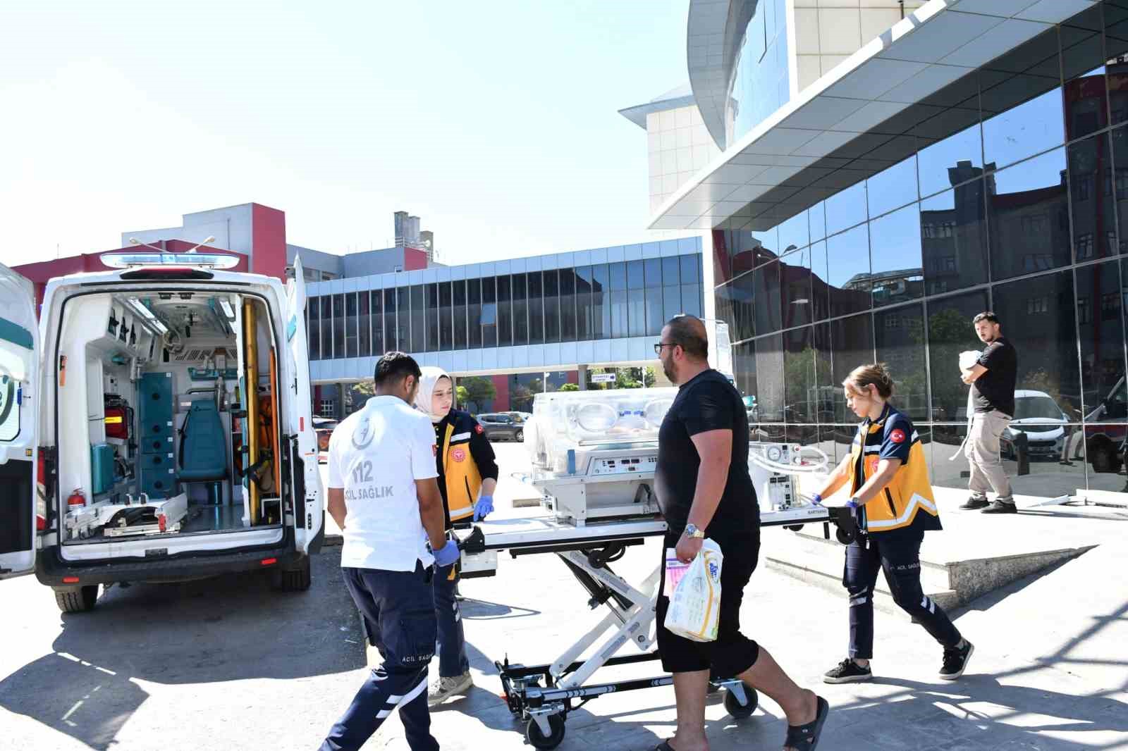 Yenidoğan bebek, ambulans uçakla Gaziantep’ten İstanbul’a sevk edildi
