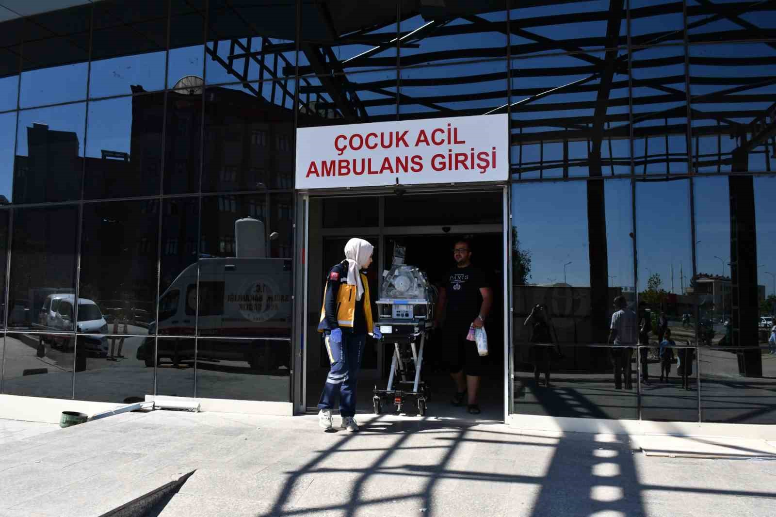 Yenidoğan bebek, ambulans uçakla Gaziantep’ten İstanbul’a sevk edildi
