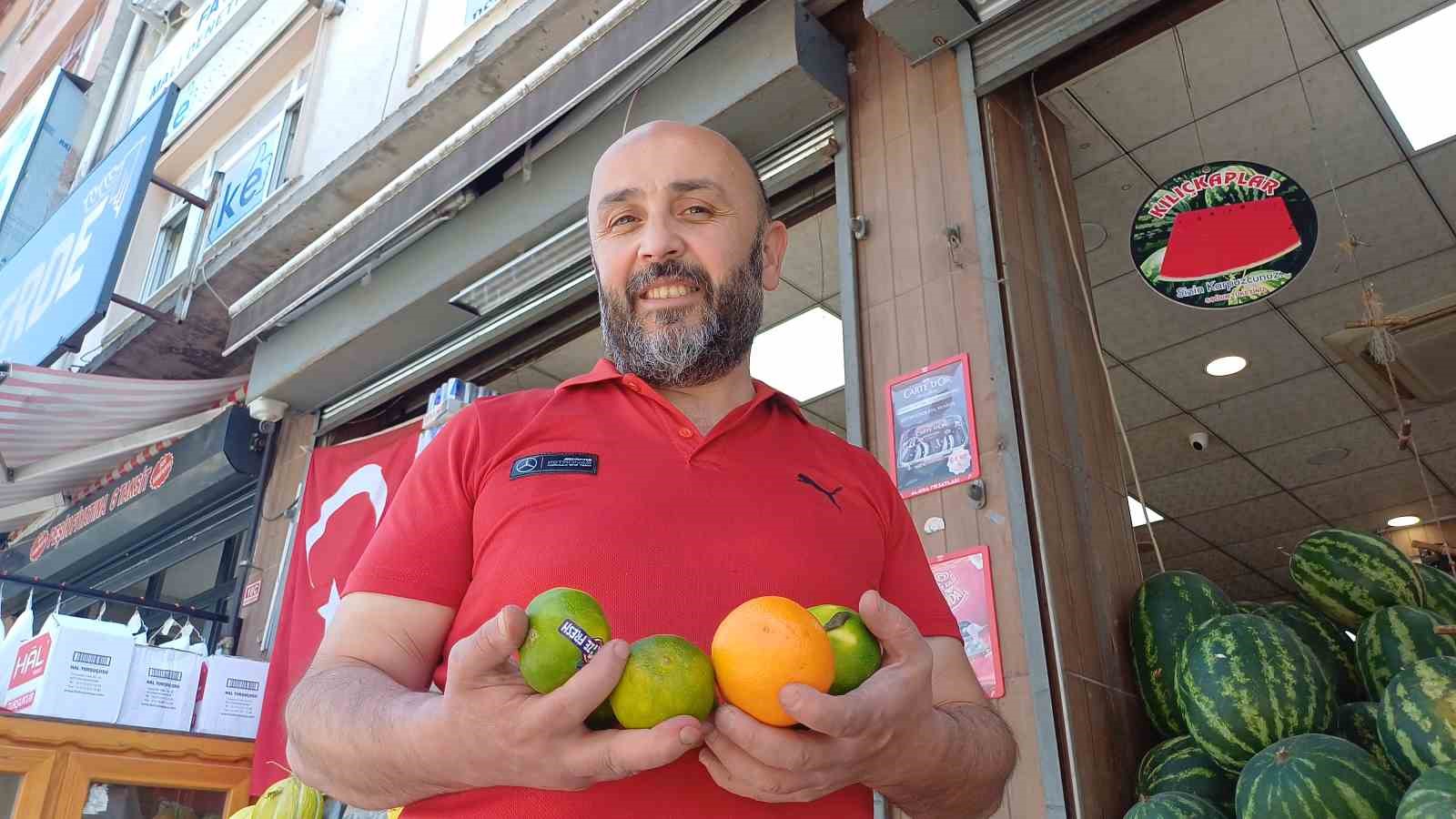 Kış meyveleri manav tezgahlarında yerini almaya başladı
