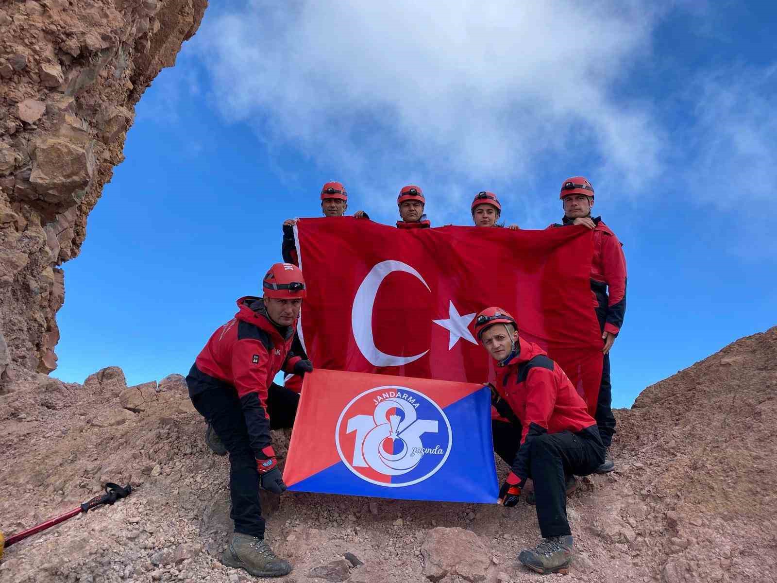 JAK Timlerinden Erciyes’e zirve tırmanışı
