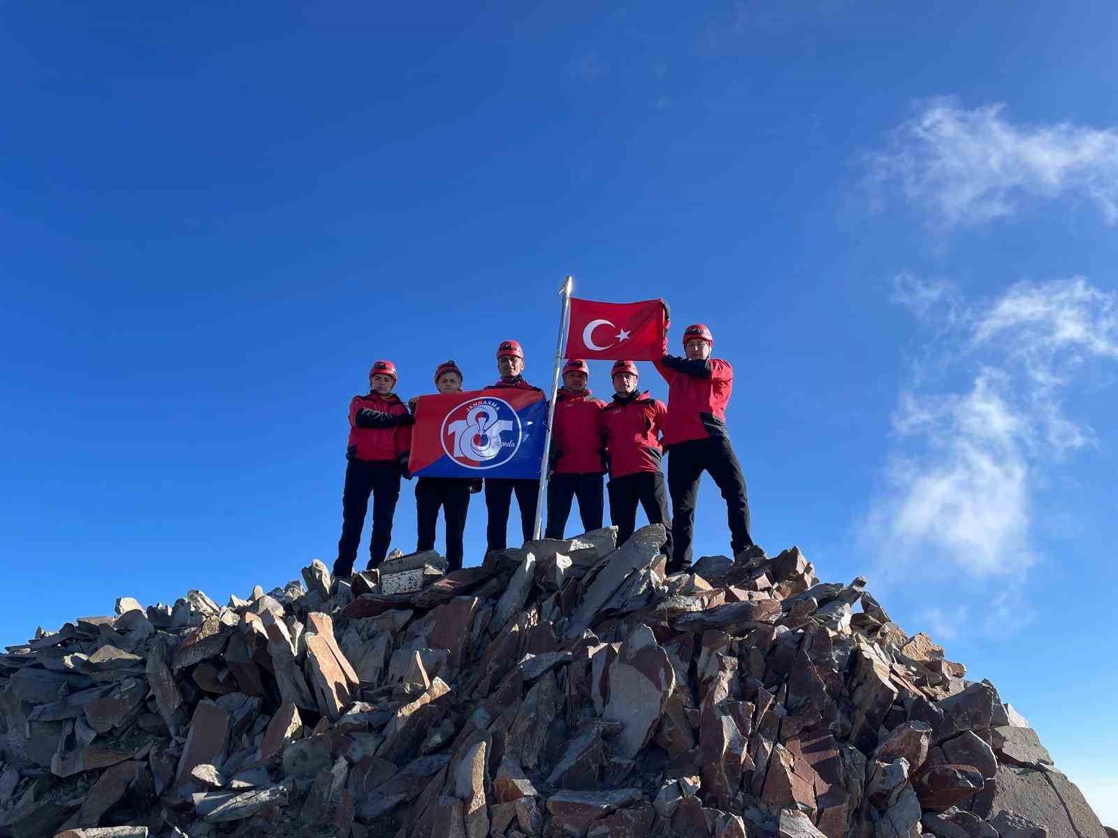 JAK Timlerinden Erciyes’e zirve tırmanışı
