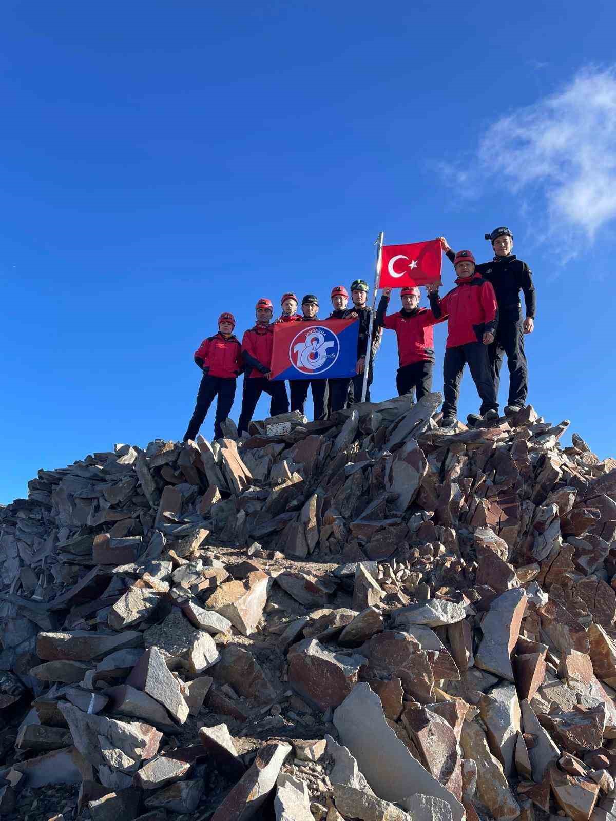 JAK Timlerinden Erciyes’e zirve tırmanışı
