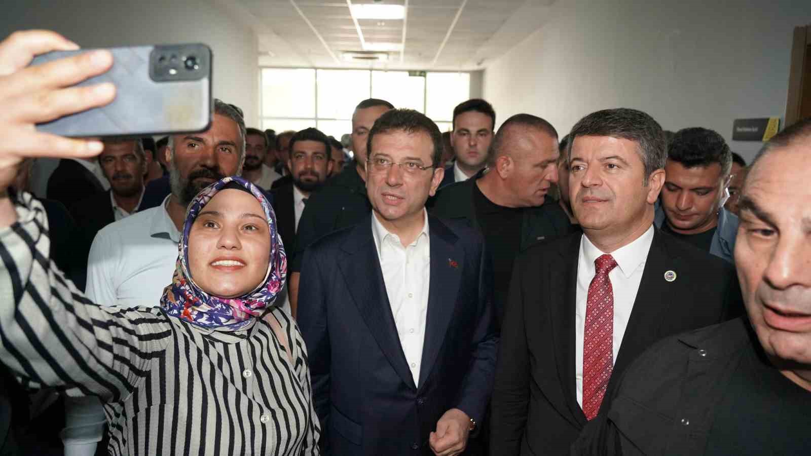 İBB Başkanı İmamoğlu, Adıyaman Belediyesi’ni ziyaret etti
