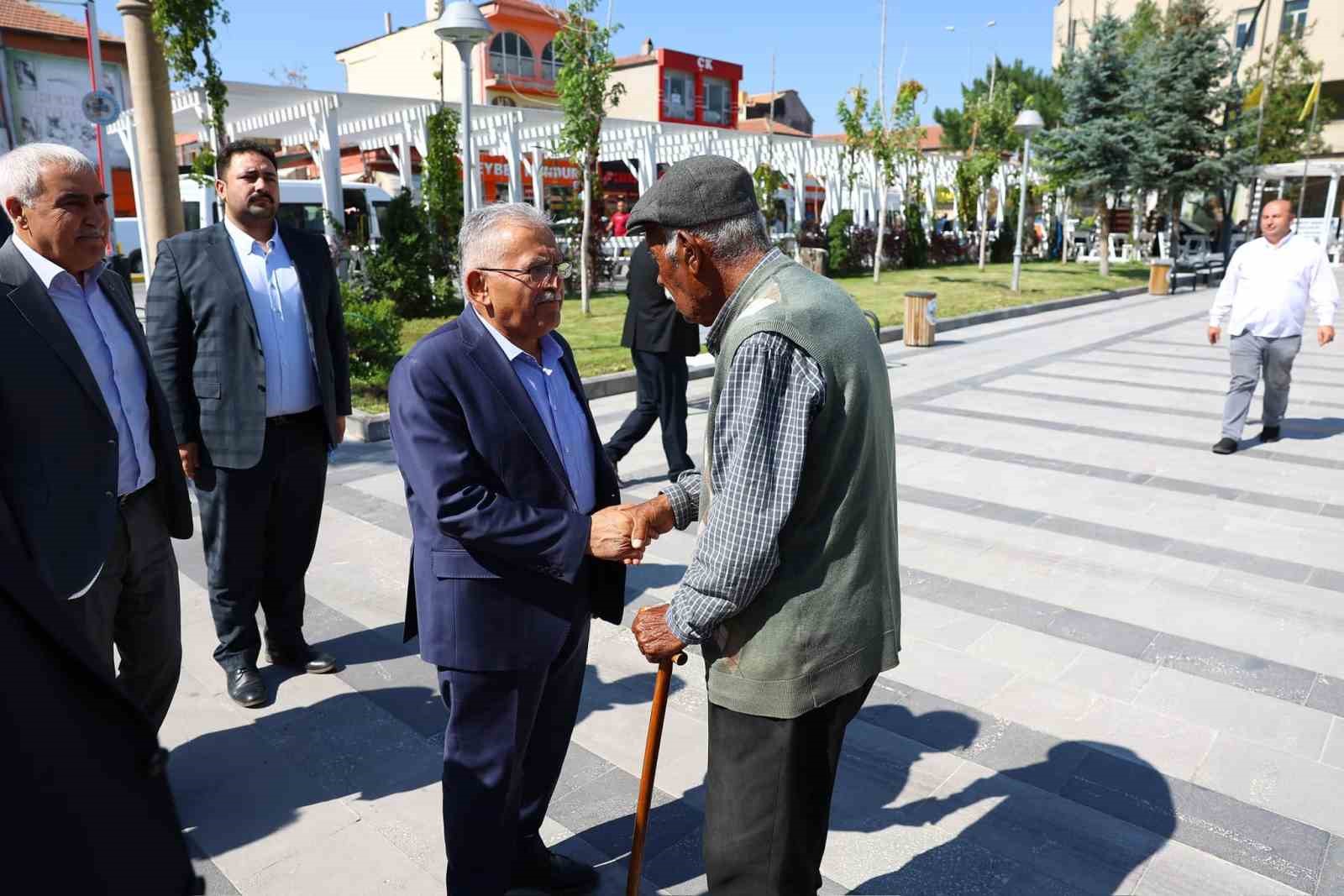 Başkan Büyükkılıç, Tomarza esnafını ziyaret etti
