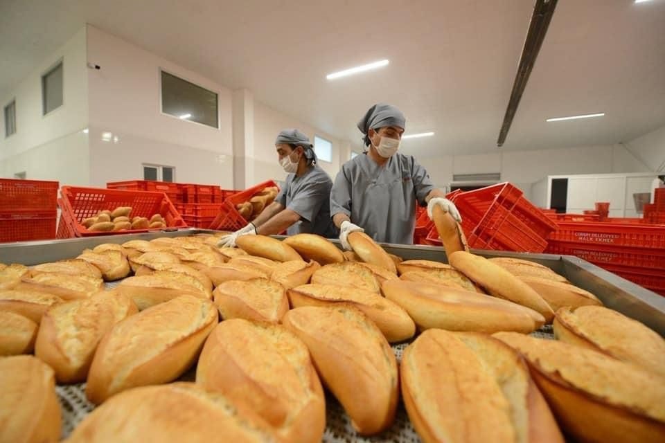 Vali Dağlı ile Başkan Aşgın Halk ekmek tesislerini gezdi
