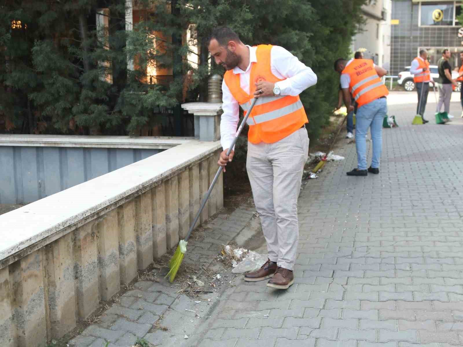 Atakum Belediye personeli daha temiz Atakum için sahada
