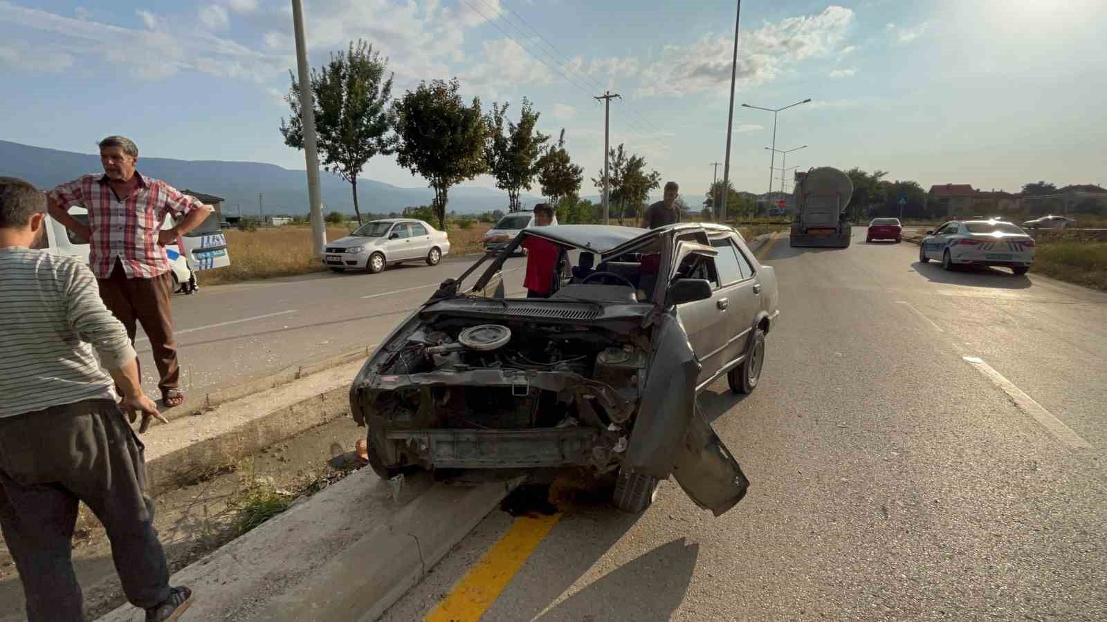 15 yaşındaki çocuk ortalığı birbirine kattı: Tofaş hurdaya döndü
