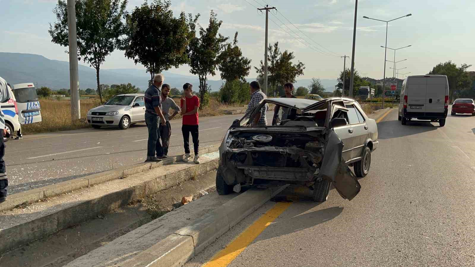 15 yaşındaki çocuk ortalığı birbirine kattı: Tofaş hurdaya döndü
