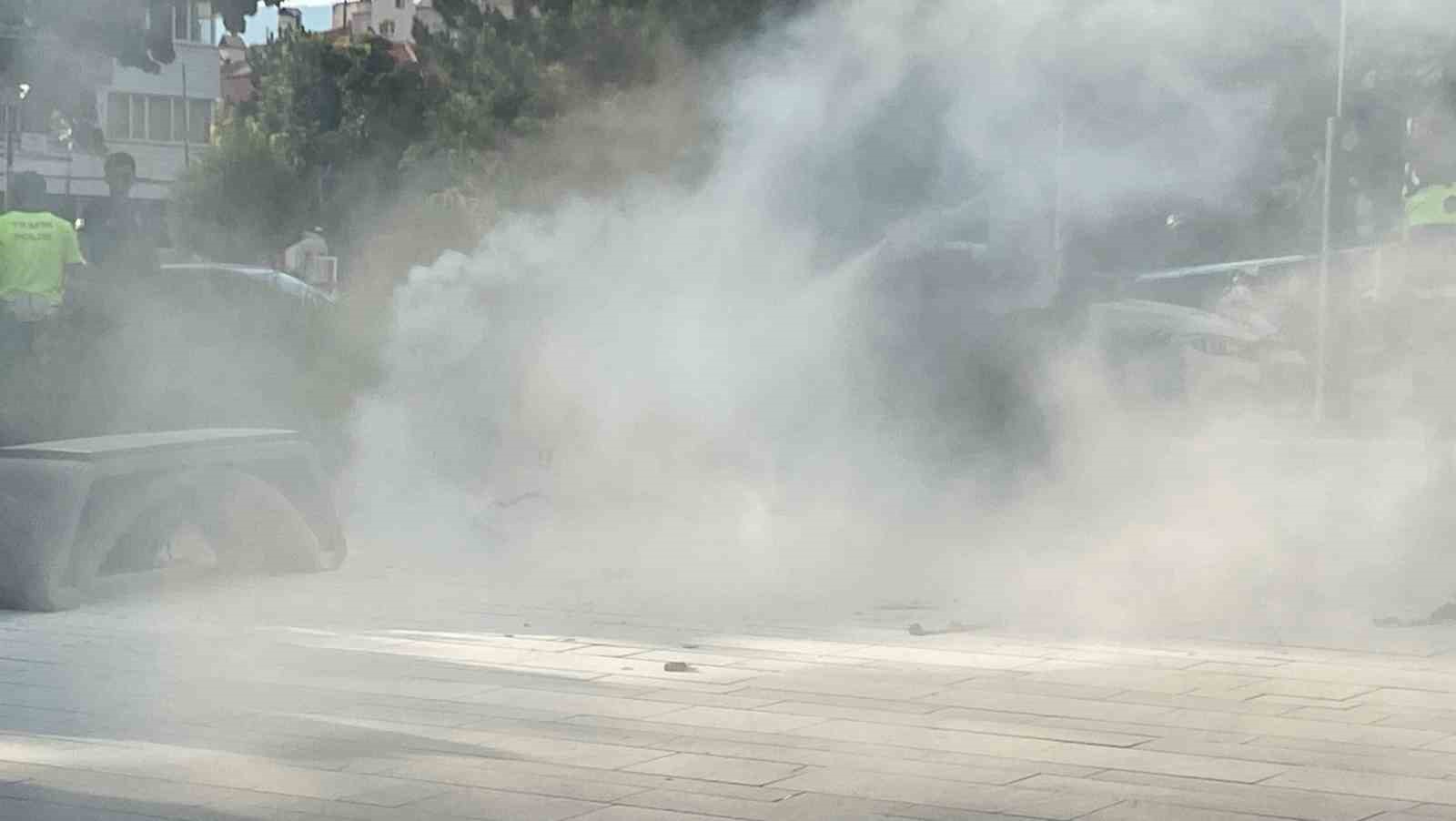 Bisikletin üzerindeki akü patladı: Çocuğun imdadına polis yetişti
