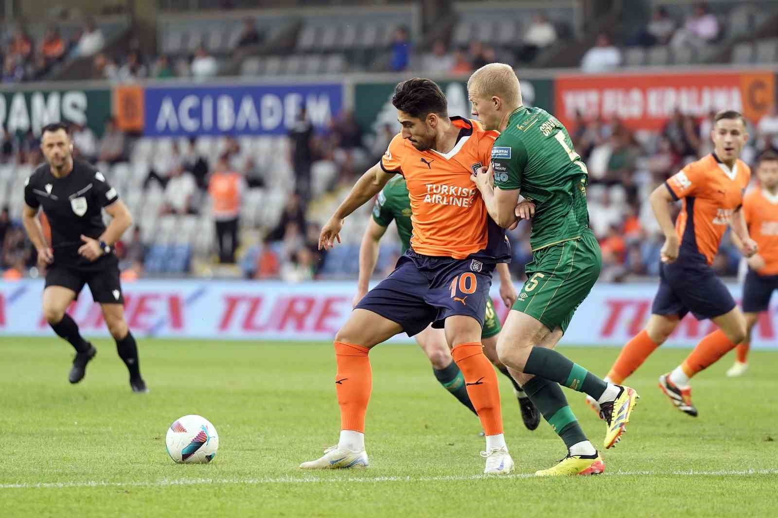 UEFA Konferans Ligi: RAMS Başakşehir: 0 - St. Patrick’s Athletic: 0 (Maç devam ediyor)
