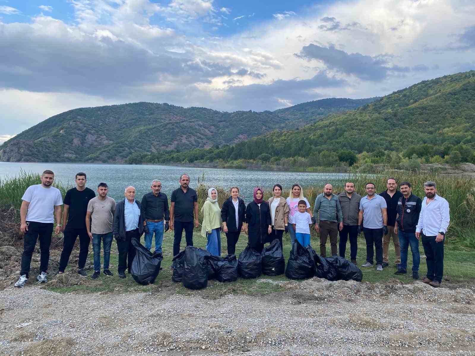 Orman yangını sonrası çevre temizliği yapıldı
