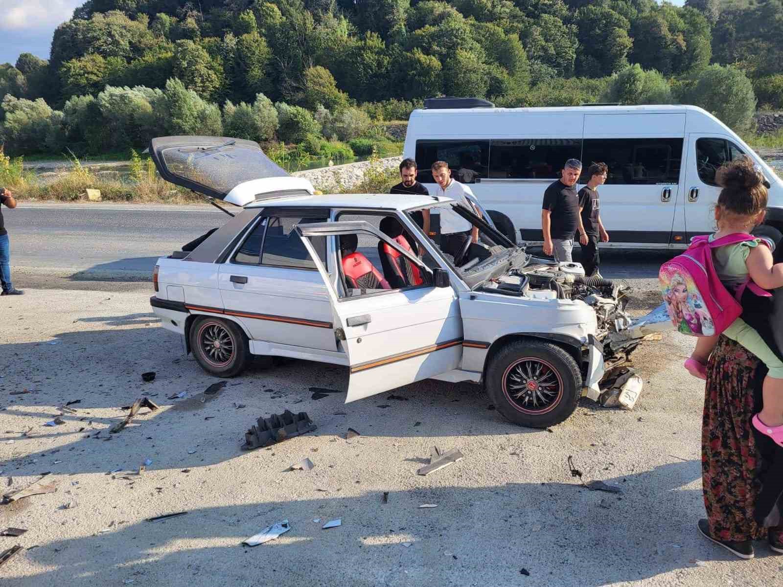 Alaplı’da trafik kazası: 2 kişi yaralandı
