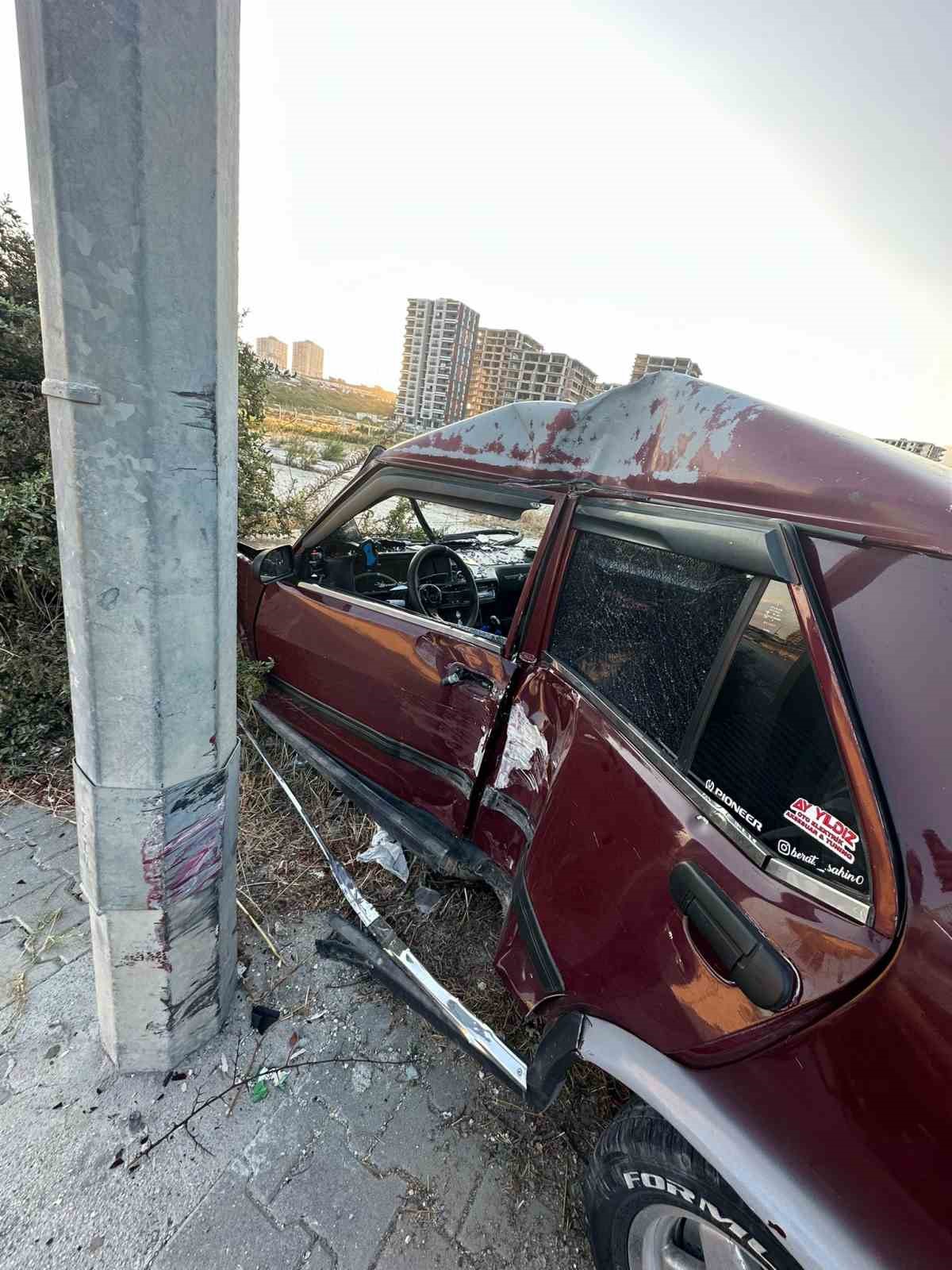 Tofaş’ın hurdaya döndüğü kazada 2 kişi yaralandı
