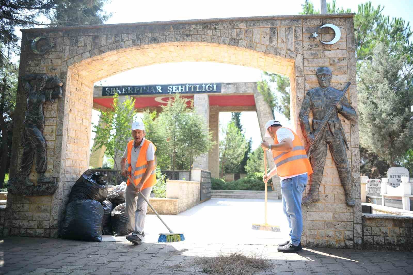 Şekerpınar Mezarlığı’nda temizlik yapıldı
