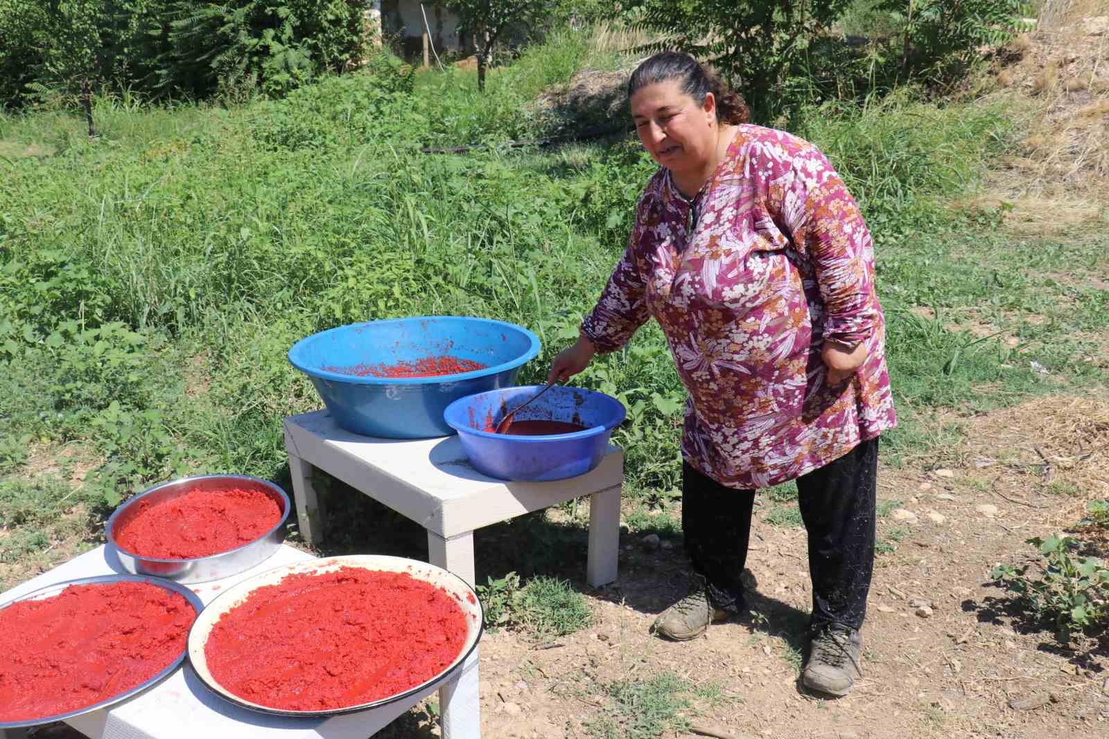 Malatya’da ev hanımlarının kış hazırlığı başladı
