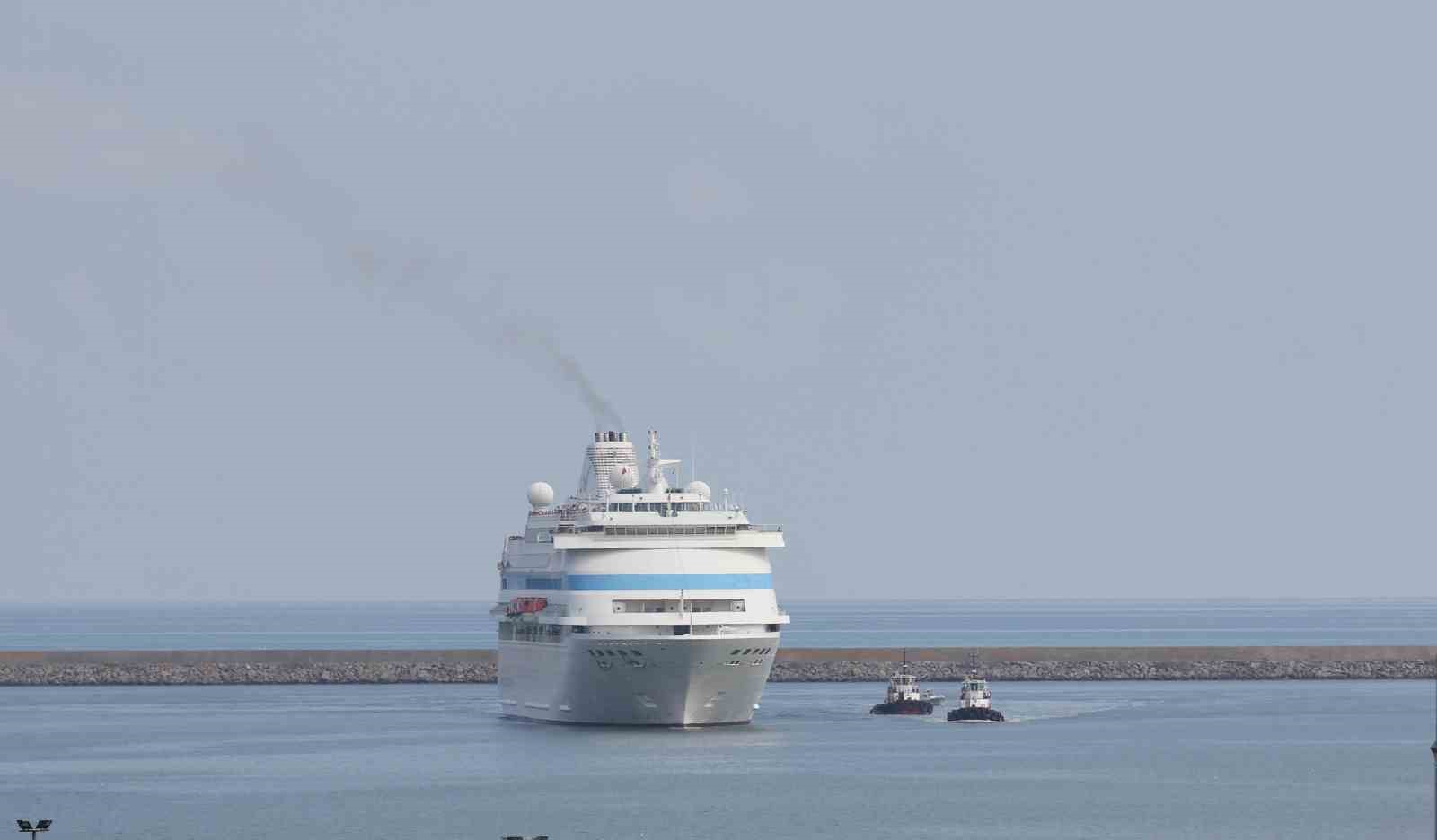 Rus turistler 2 haftalık aranın ardından Samsun’da
