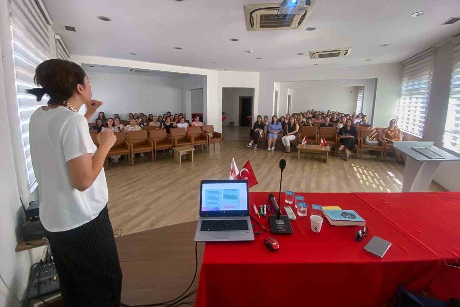 Efeler Belediyesi’nin öğretmenleri hizmet içi eğitimlerini sürdürüyor
