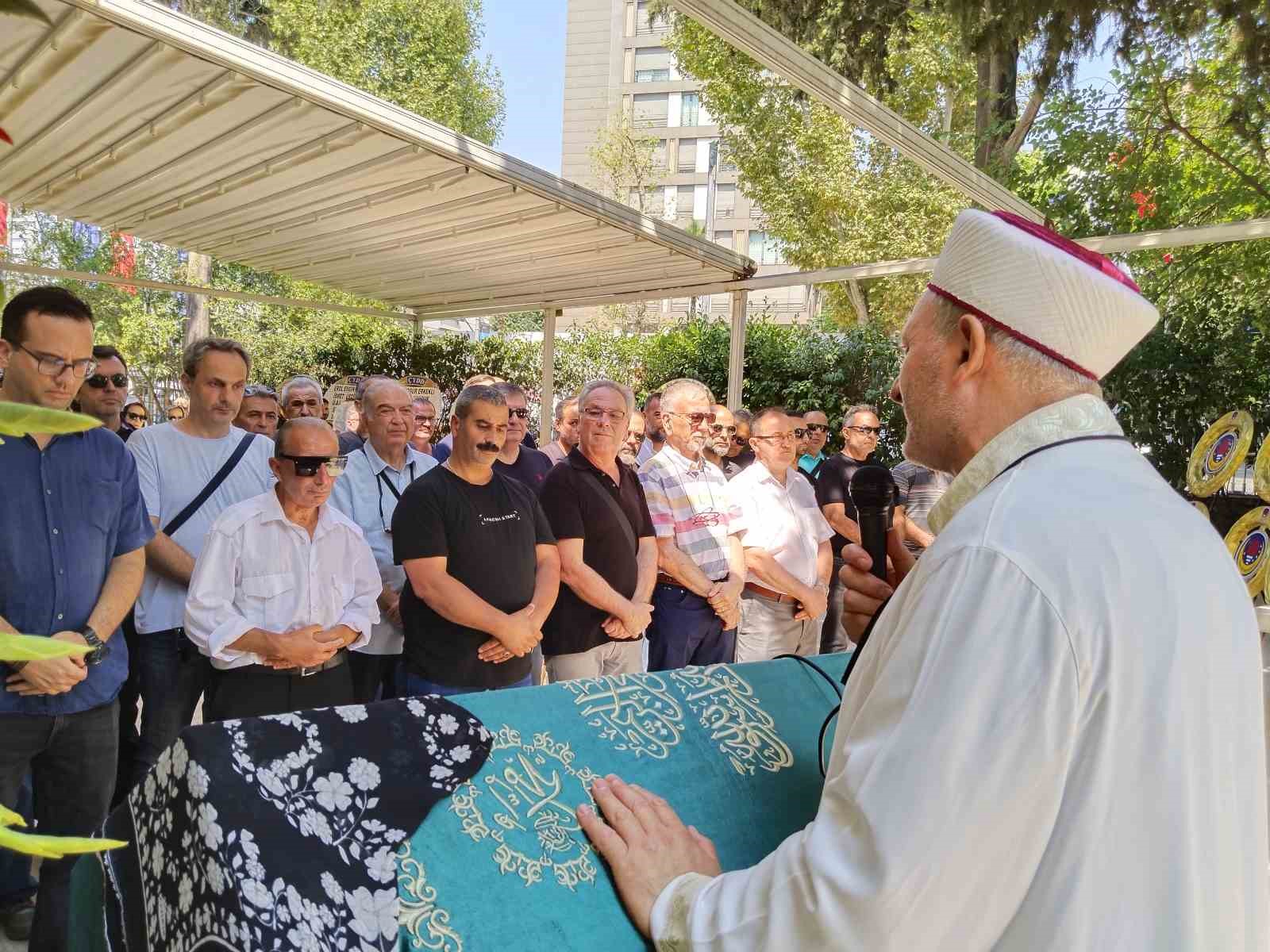 Usta oyuncu Sevil Üstekin son yolculuğuna uğurlandı
